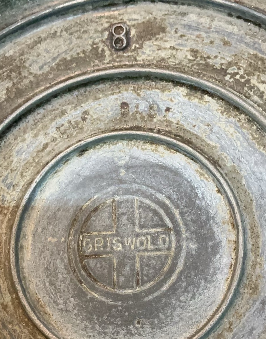 Griswald Cast Iron Dutch Oven #8 - image 4 of 5