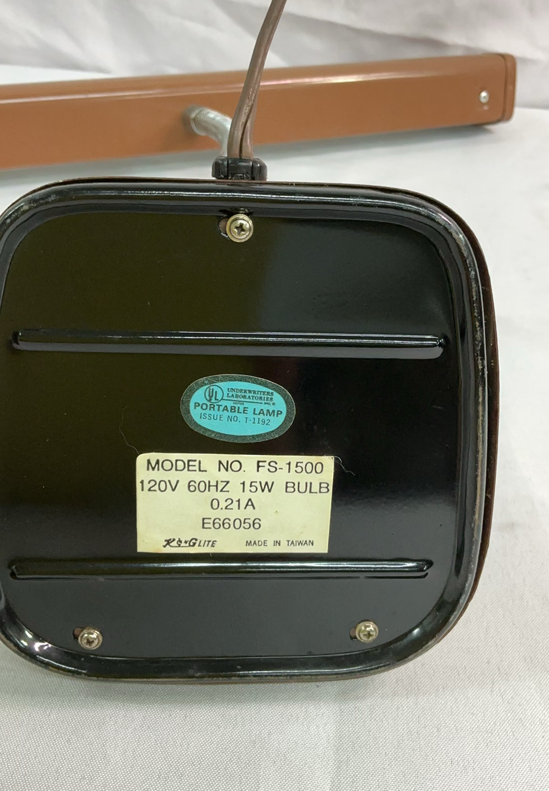 Vintage Bulova Clock Radio And an Underwriters Portable Desk Lamp - image 10 of 10