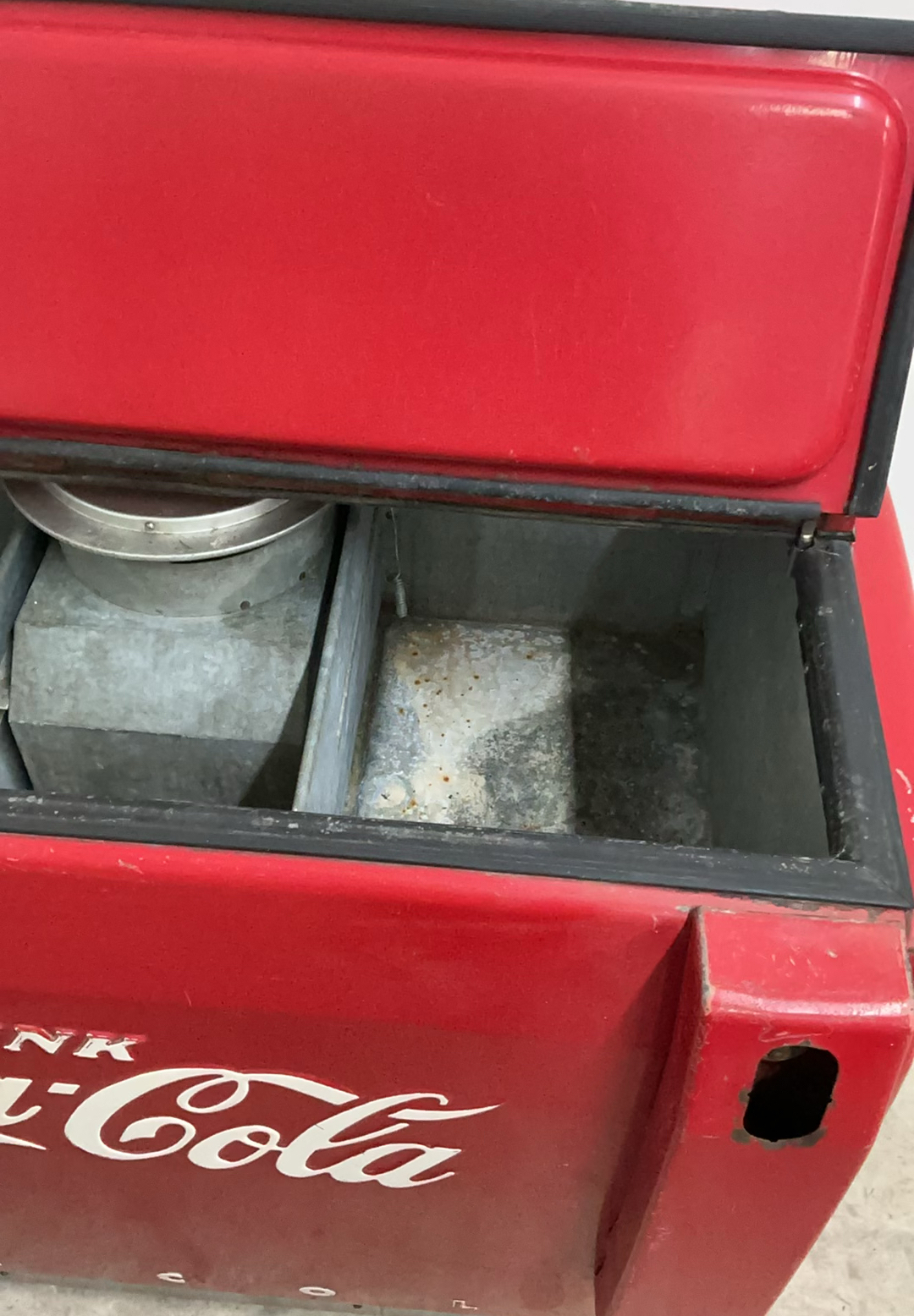 Vintage Coca-Cola Refrigerated Soda Machine - image 3 of 9