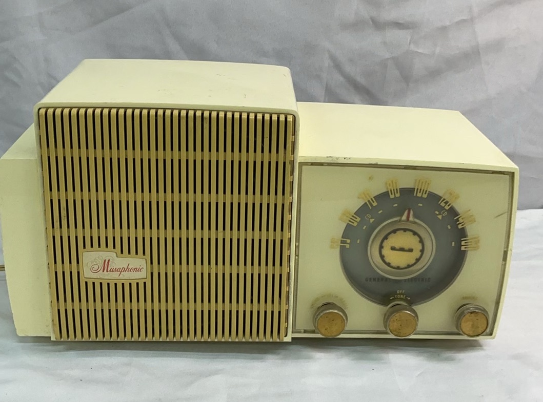 Vintage Crosley and Musaphonic Radios - image 7 of 11