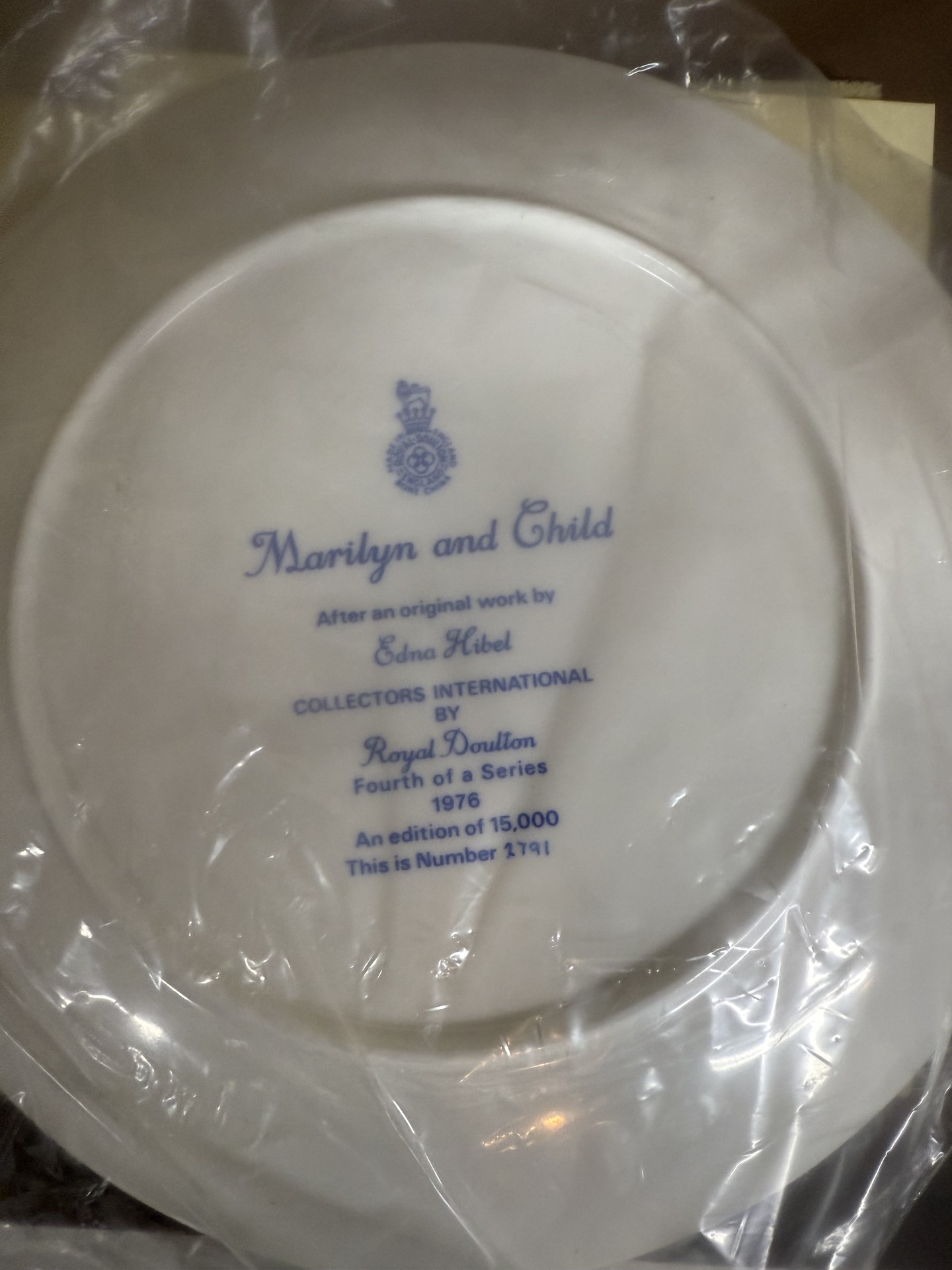 Edna Hibel Plates: Lucia and Child, Marilyn and Child, Kathleen and Child (Royal Doulton Collectors International) - image 7 of 10