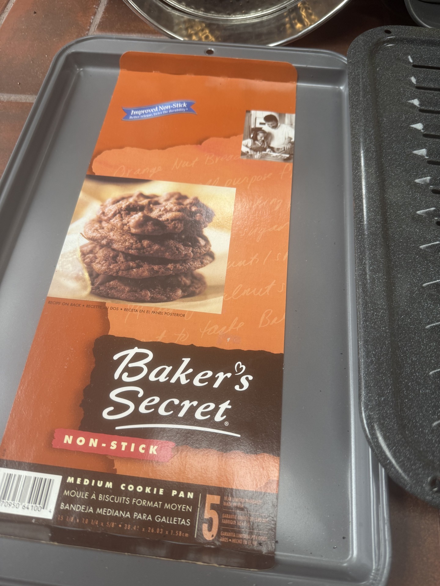 Assorted bakeware and baking accessories - image 5 of 8