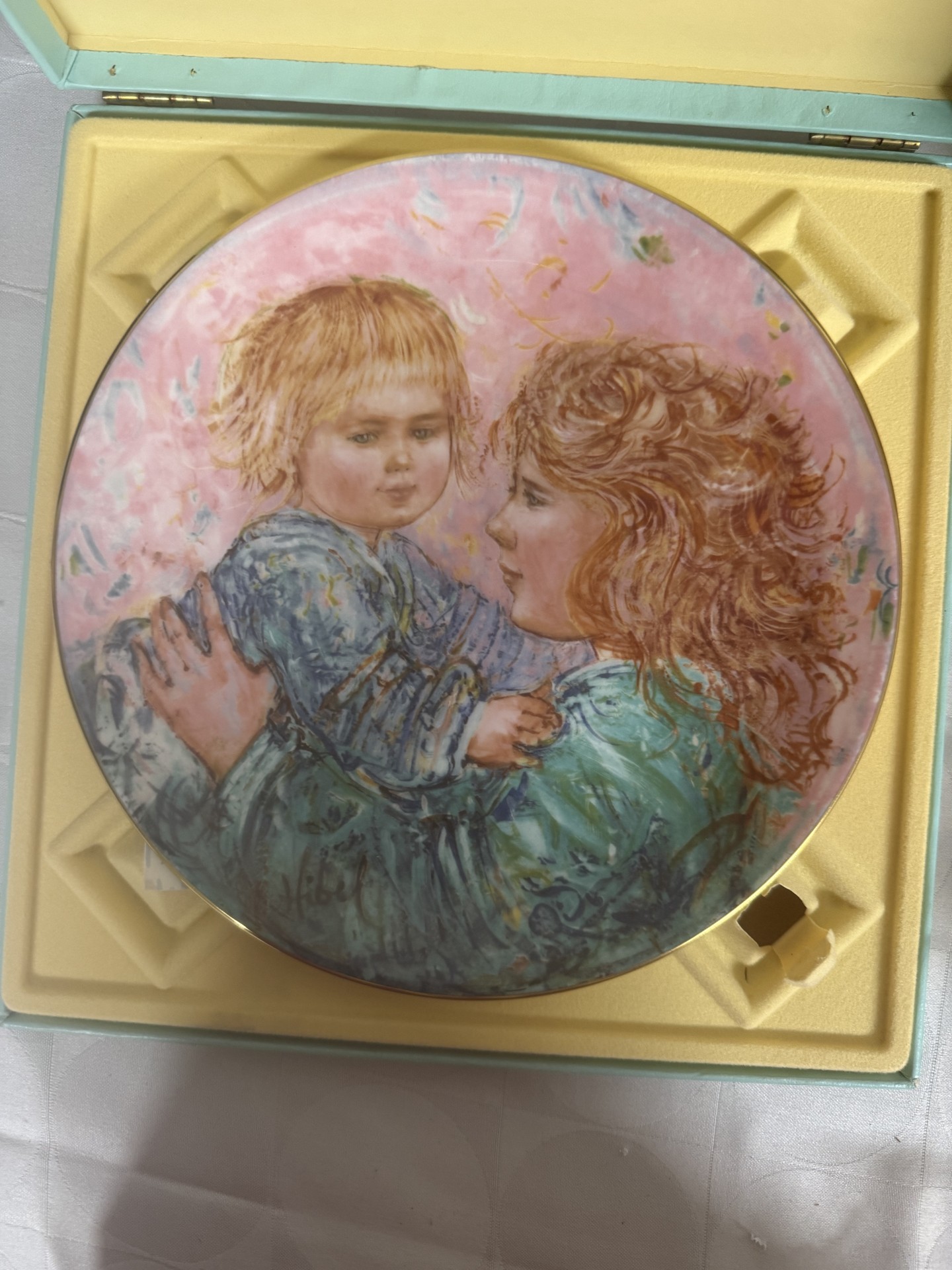 Edna Hibel Plates: Lucia and Child, Marilyn and Child, Kathleen and Child (Royal Doulton Collectors International) - image 8 of 10