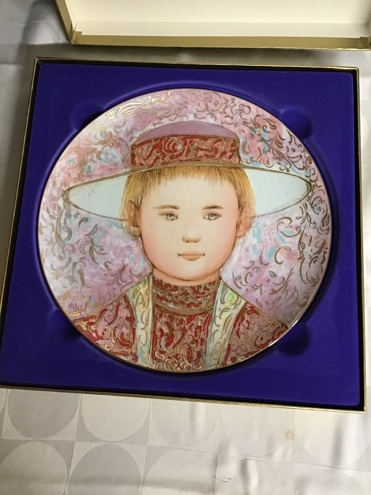 Edna Hibel Gerard Tribute to All Children commemorative plate - image 1 of 7