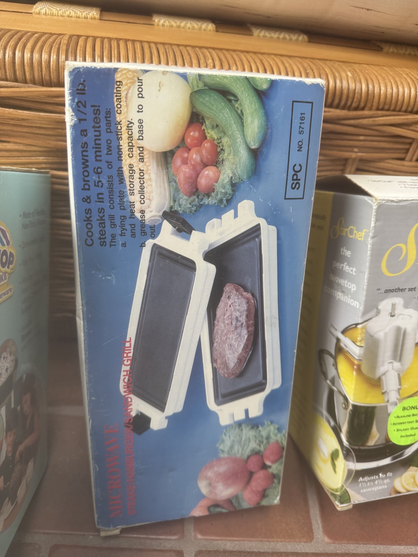 Assorted Kitchen Gadgets and Bakeware Boxes - image 6 of 10