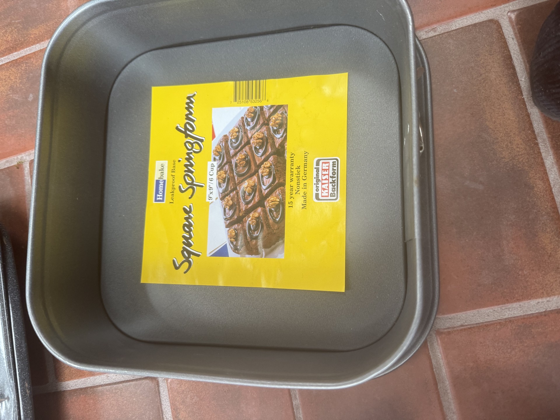 Assorted bakeware and baking accessories - image 6 of 8