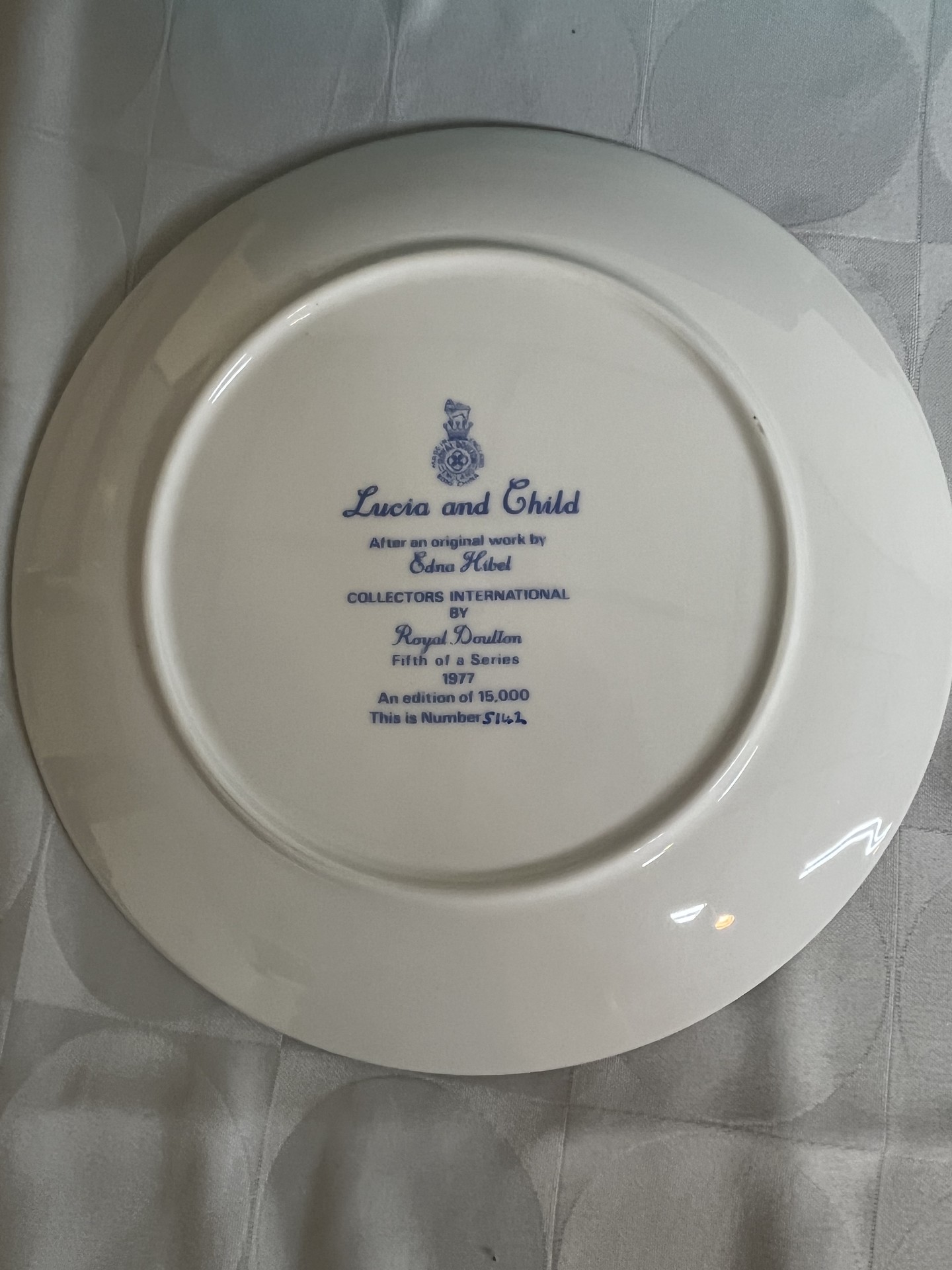 Edna Hibel Royal Doulton Mother and Child collectible plate set - image 7 of 8