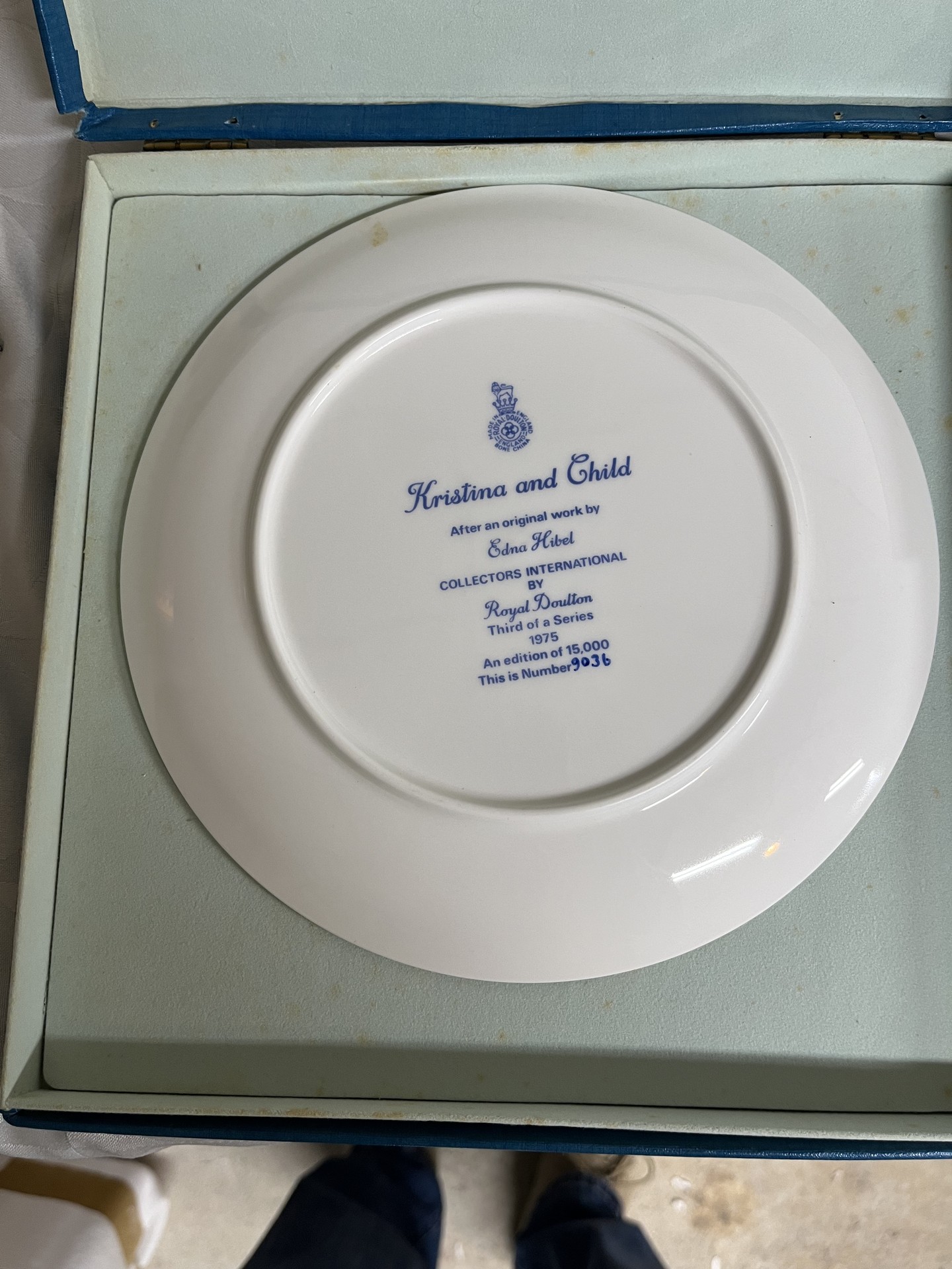 Edna Hibel Mother and Child Plate Set (Kristina and Child, Marilyn and Child, Lucia and Child) - image 2 of 9
