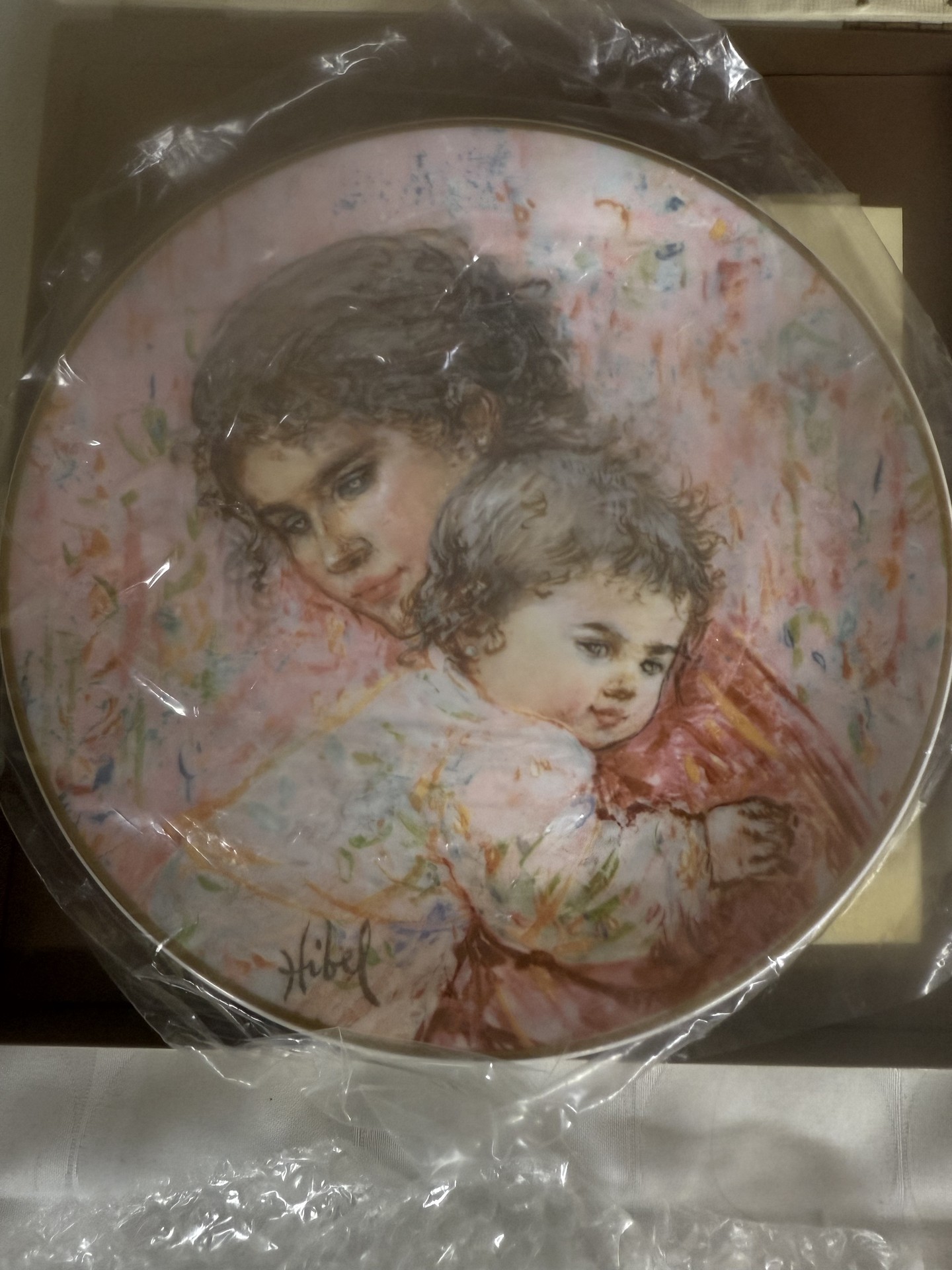 Edna Hibel Plates: Lucia and Child, Marilyn and Child, Kathleen and Child (Royal Doulton Collectors International) - image 6 of 10