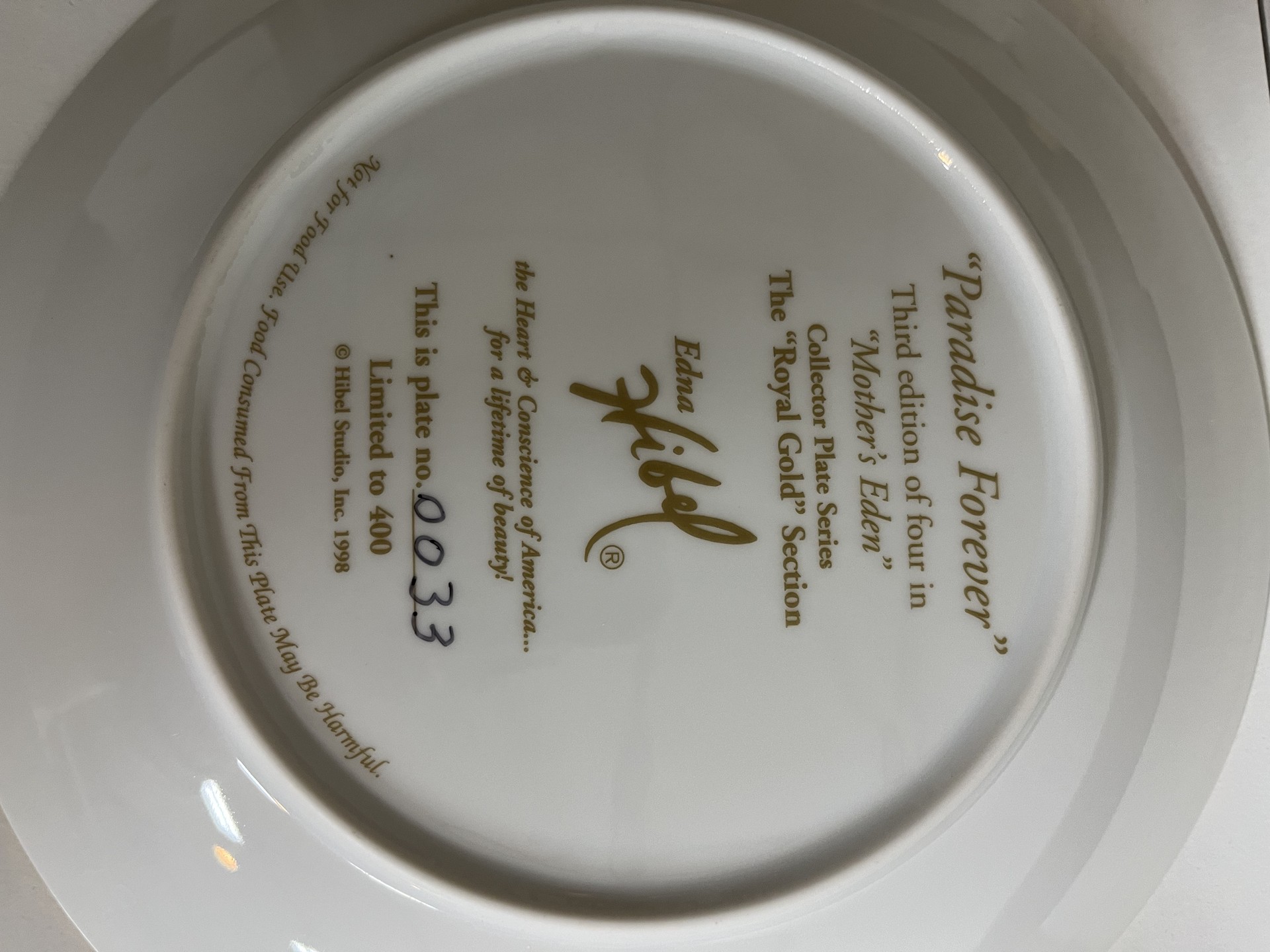Set of decorative porcelain plates with romantic scenes - image 2 of 9