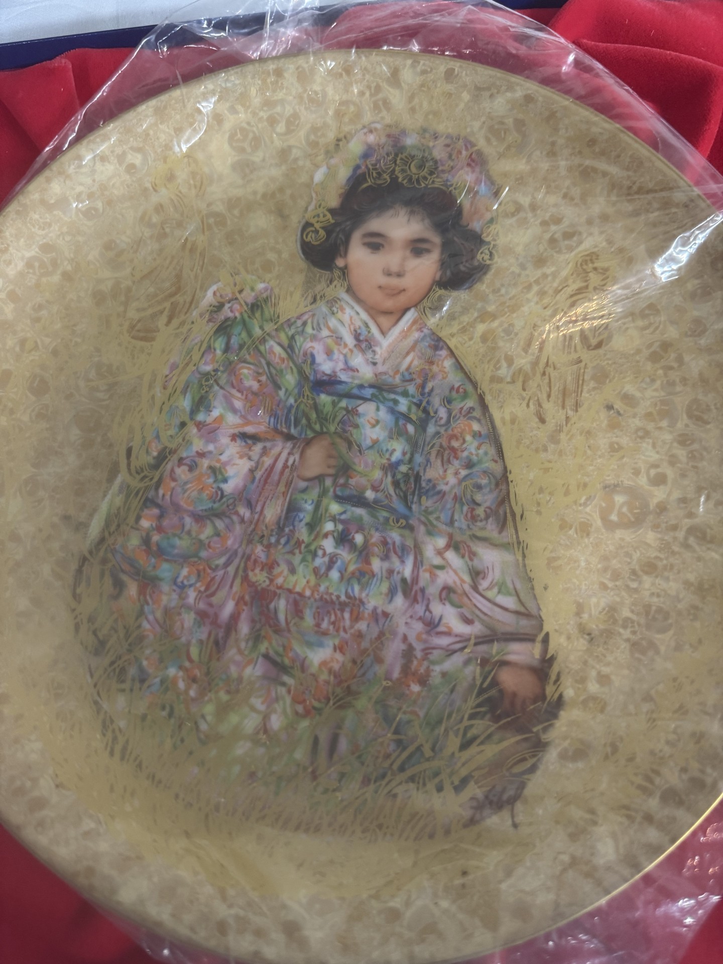 Edna Hibel Oriental Gold Edition Plates (Michio, Sakura, Yasuko) with Certificates - image 5 of 13
