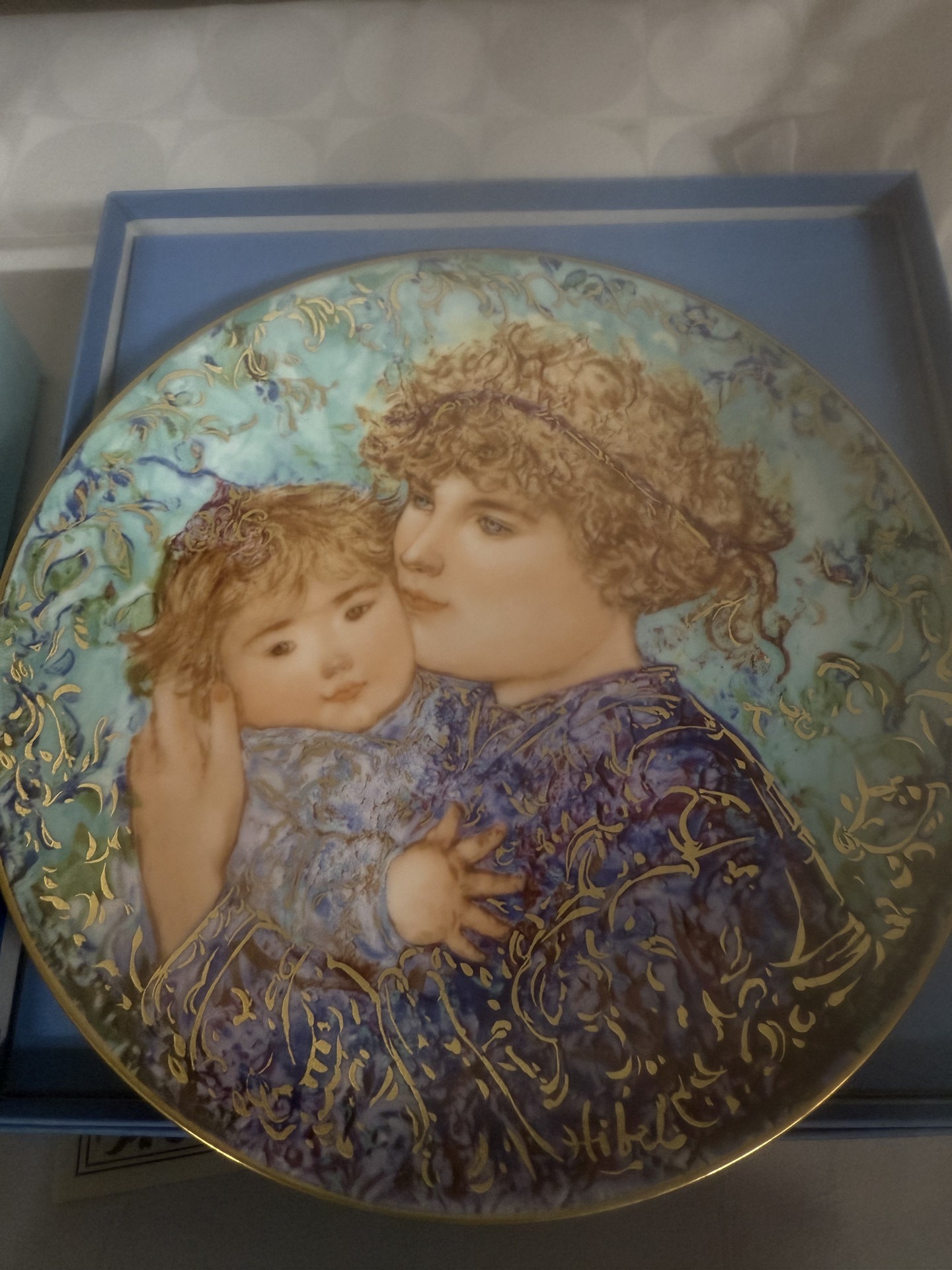 Edna Hibel Mother's Day Plates – Elizabeth, Jordan, and Janie; Emily and Jennifer; Erica and Jamie - image 6 of 15