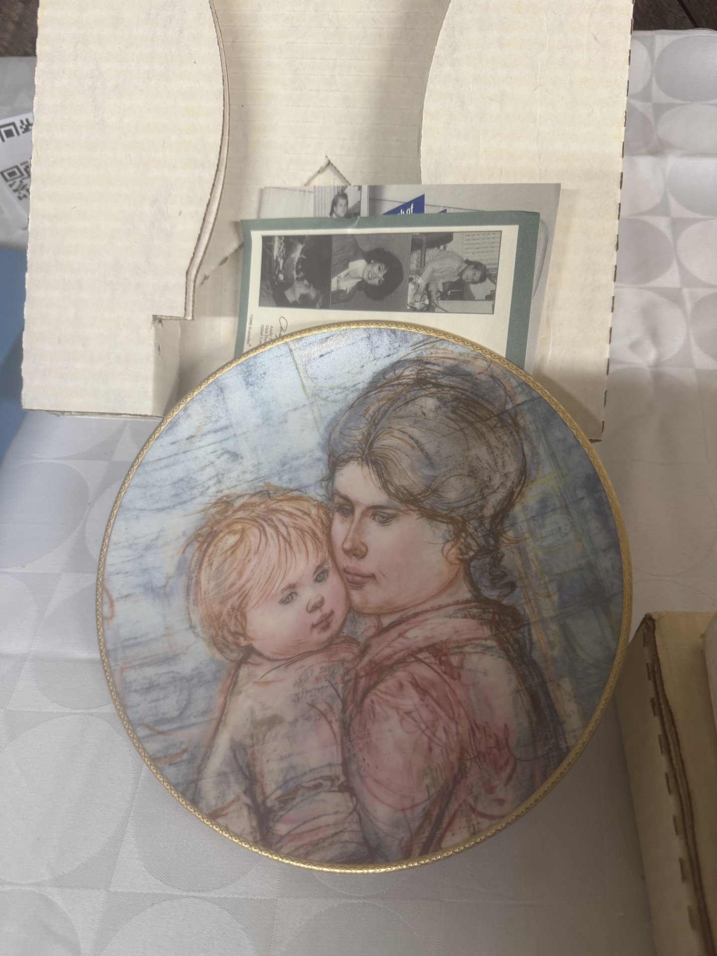 Limited-edition round collector plates featuring children with Certificates of Authenticity - image 11 of 14