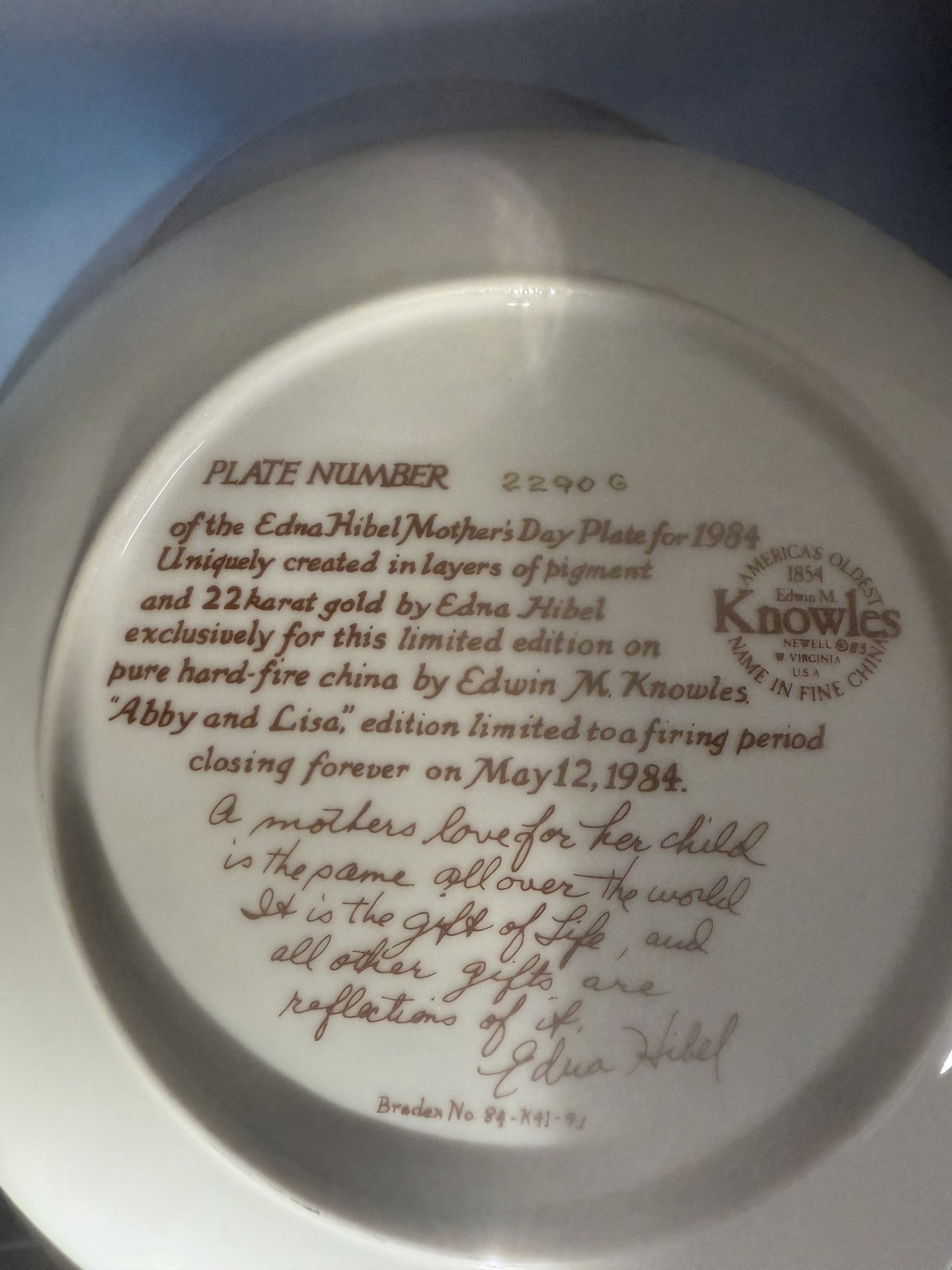 Edna Hibel Mother's Day Plates Collection (1984–1991) - image 3 of 14