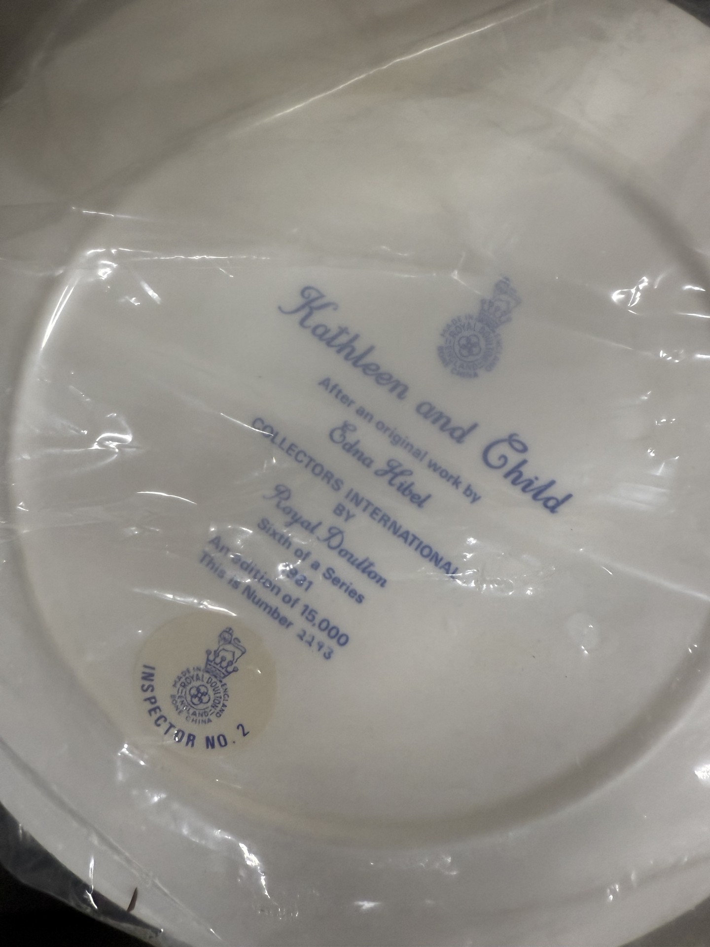 Royal Doulton Collectors International 'X and Child' mother‑and‑child porcelain plates - image 11 of 12