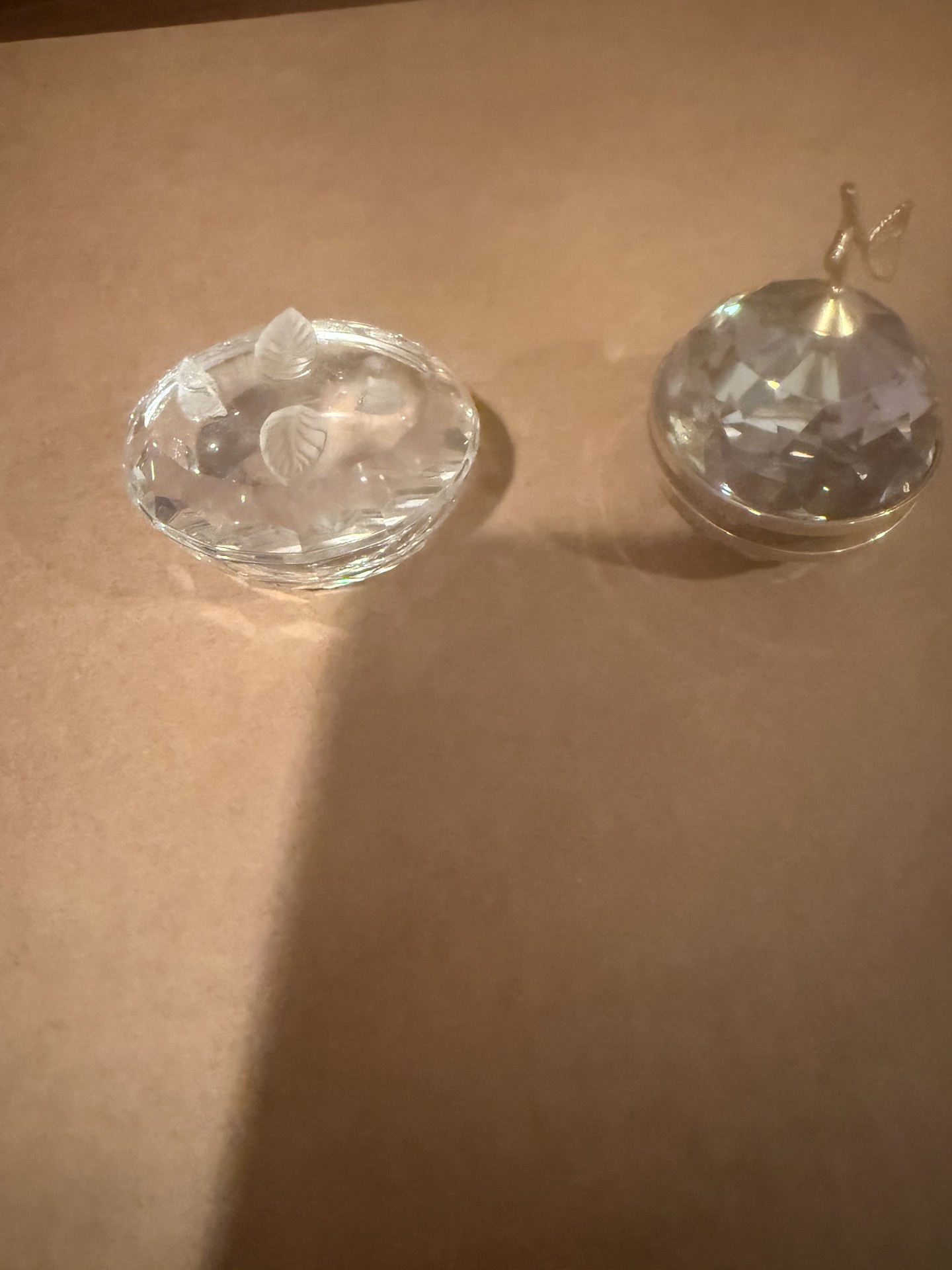 Crystal glass lidded jar with leaf finial and matching etched dish - image 1 of 7