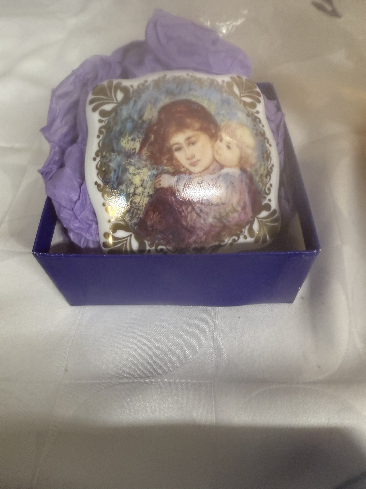 Hibel Porcelain Plate Collection with Diana and Greece tributes - image 12 of 21