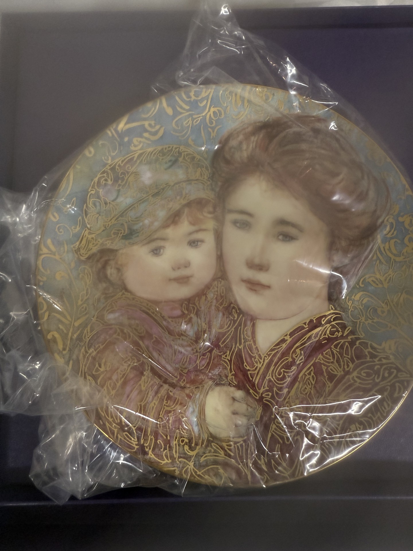 Edna Hibel Mother's Day Collector Plates – Four Plate Set - image 8 of 10