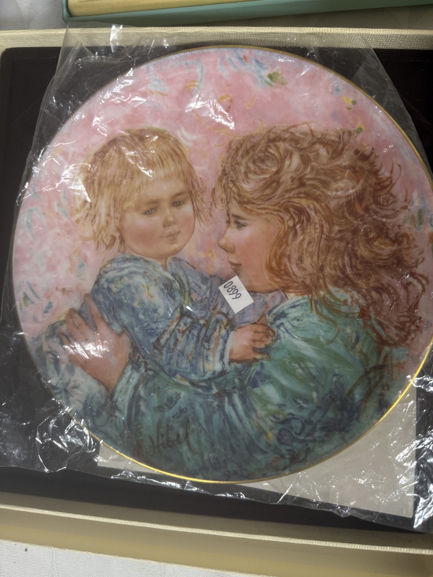 Royal Doulton Collectors International 'X and Child' mother‑and‑child porcelain plates - image 10 of 12