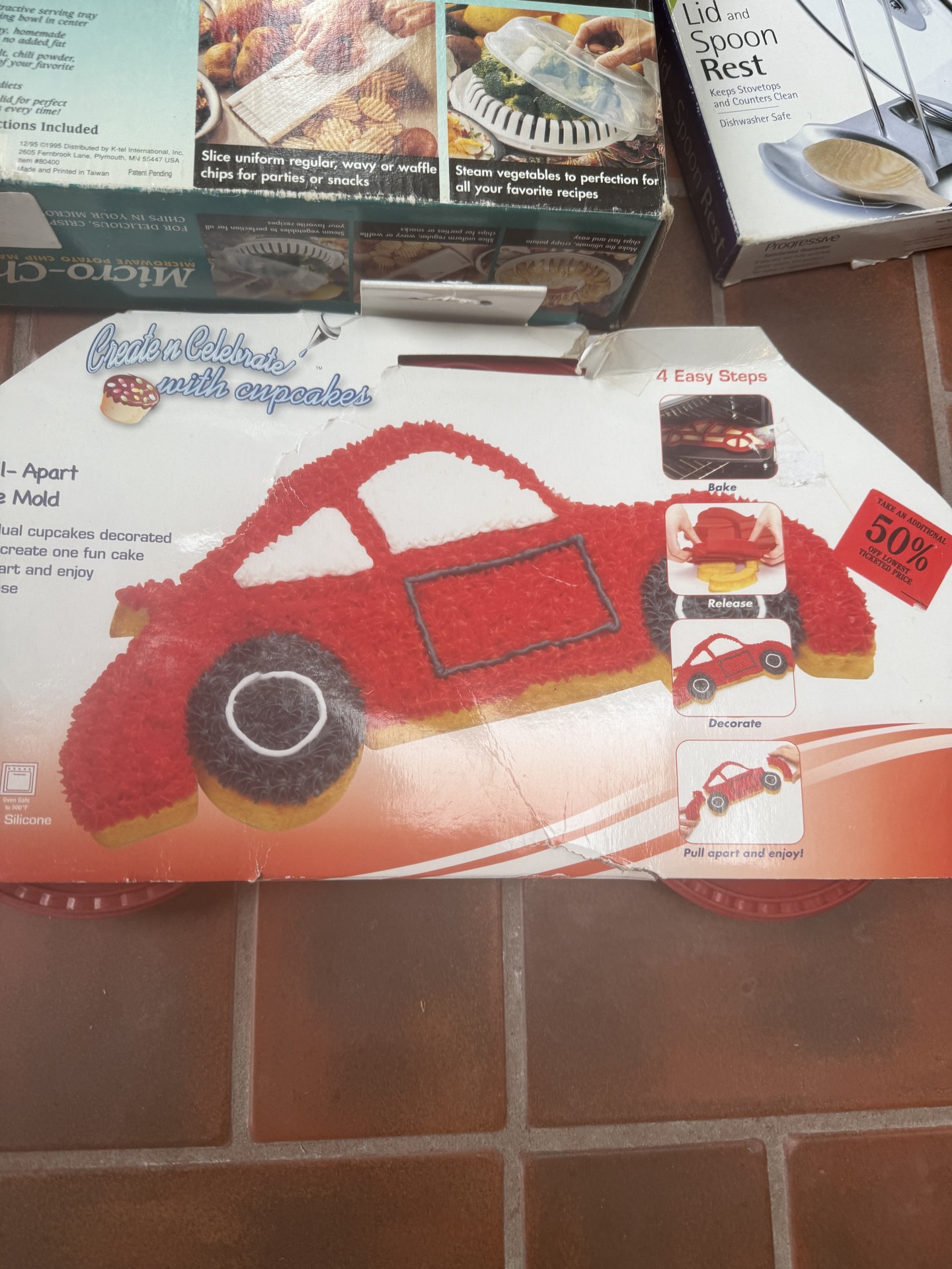 Assorted Kitchen Gadgets and Bakeware Boxes - image 2 of 10