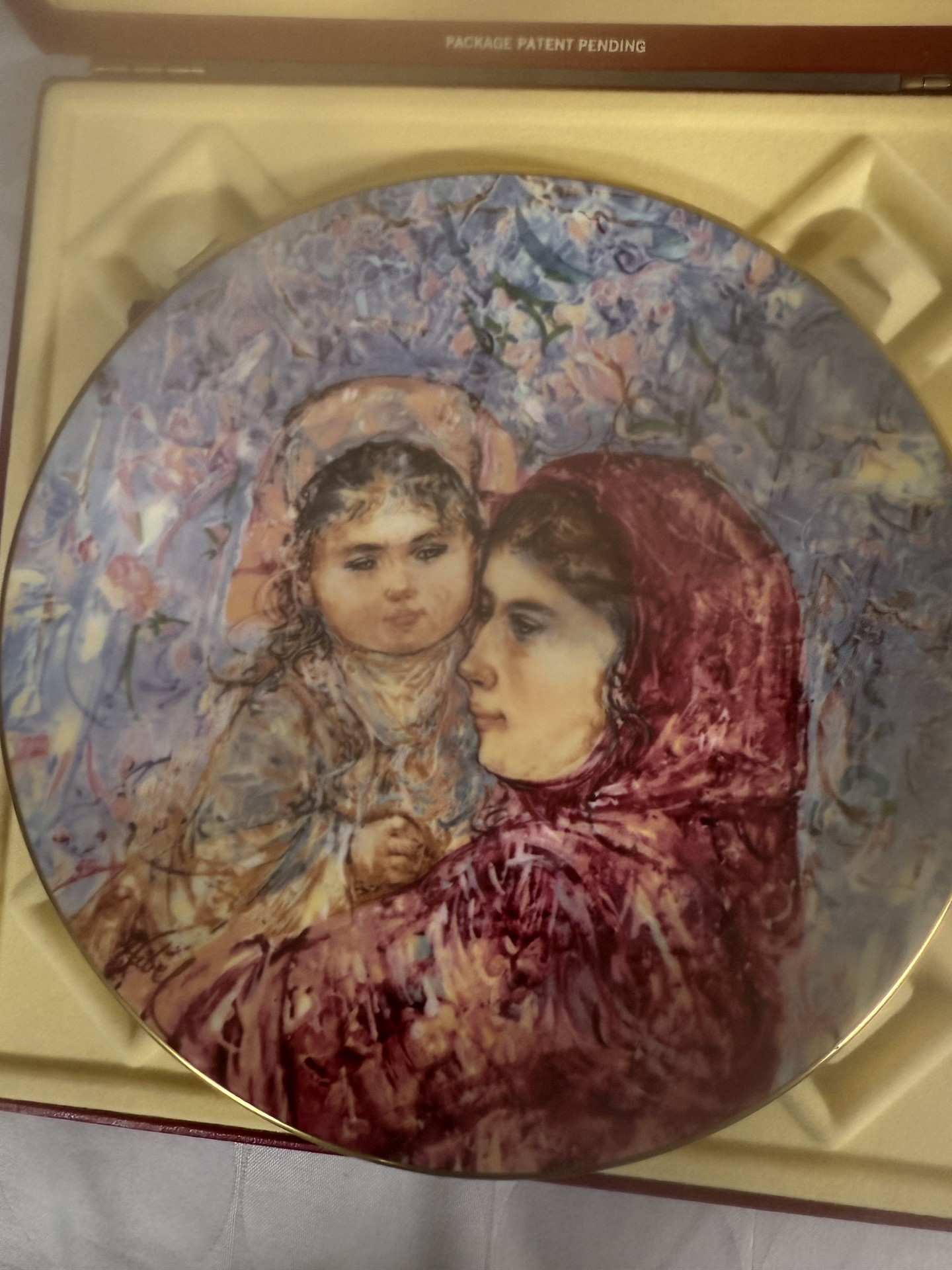 Edna Hibel Plates: Lucia and Child, Marilyn and Child, Kathleen and Child (Royal Doulton Collectors International) - image 4 of 10