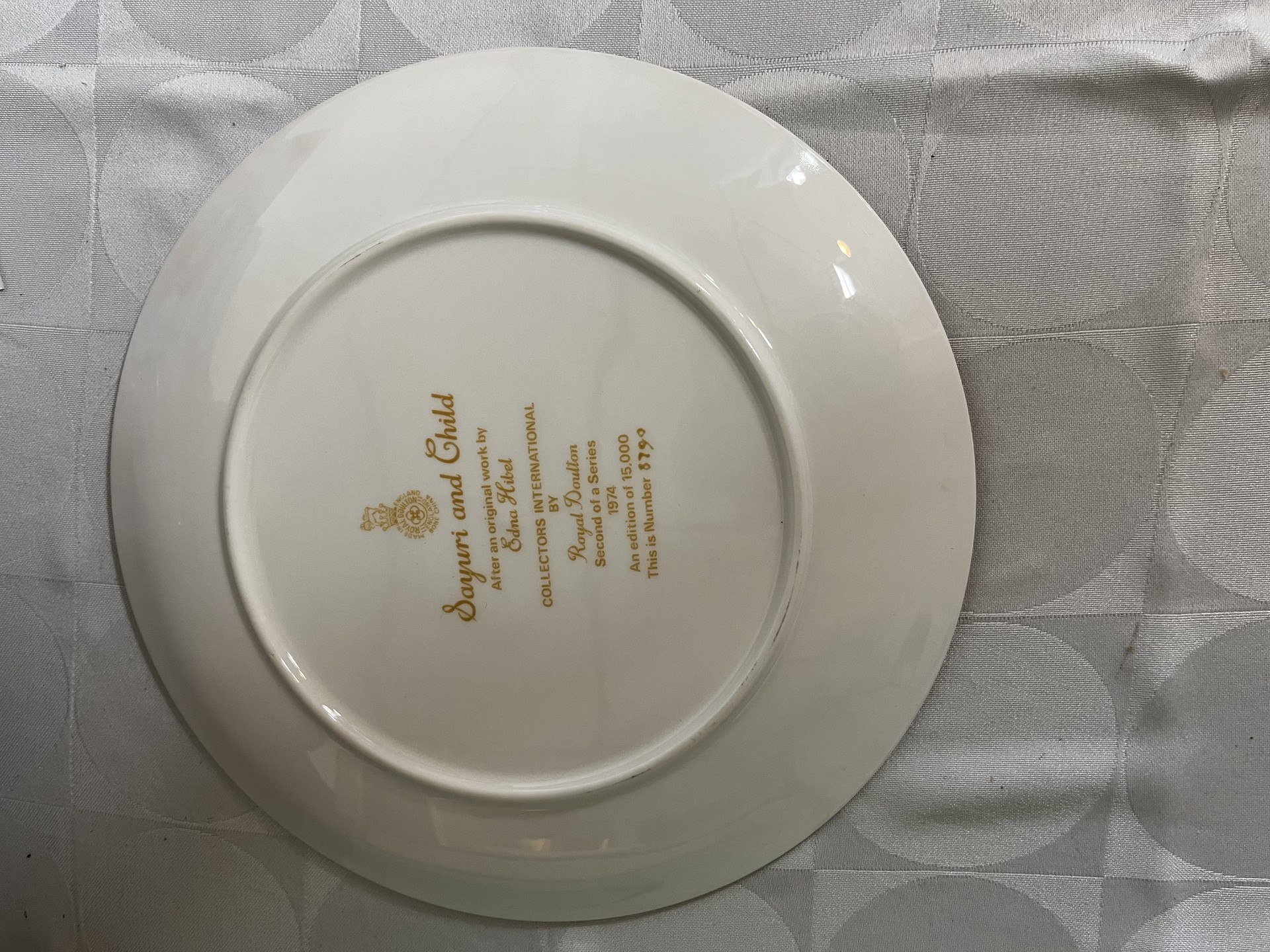 Hibel Mother and Child Plates (Set of 4) by Royal Doulton - image 6 of 9