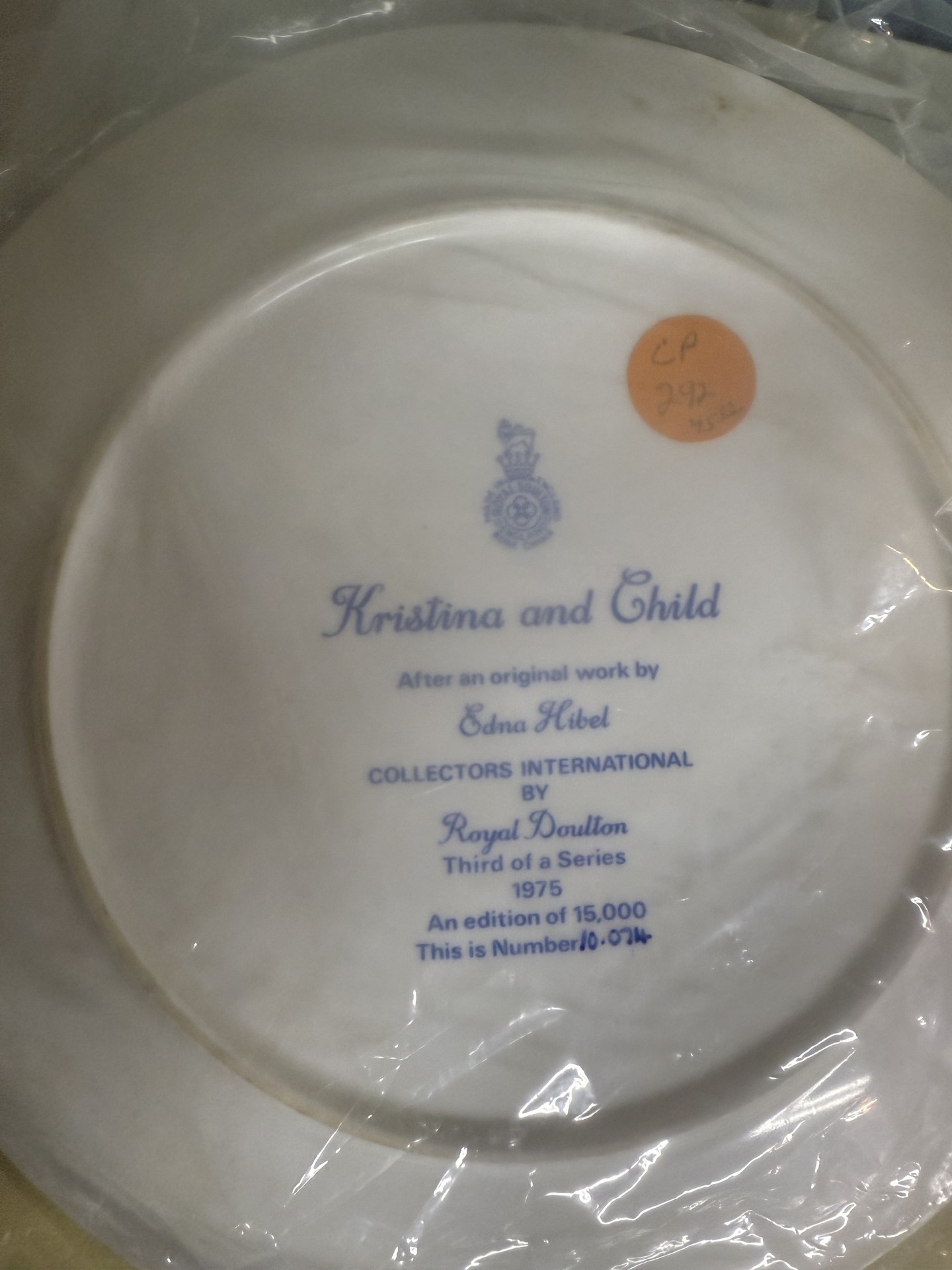 Royal Doulton Collectors International 'X and Child' mother‑and‑child porcelain plates - image 7 of 12