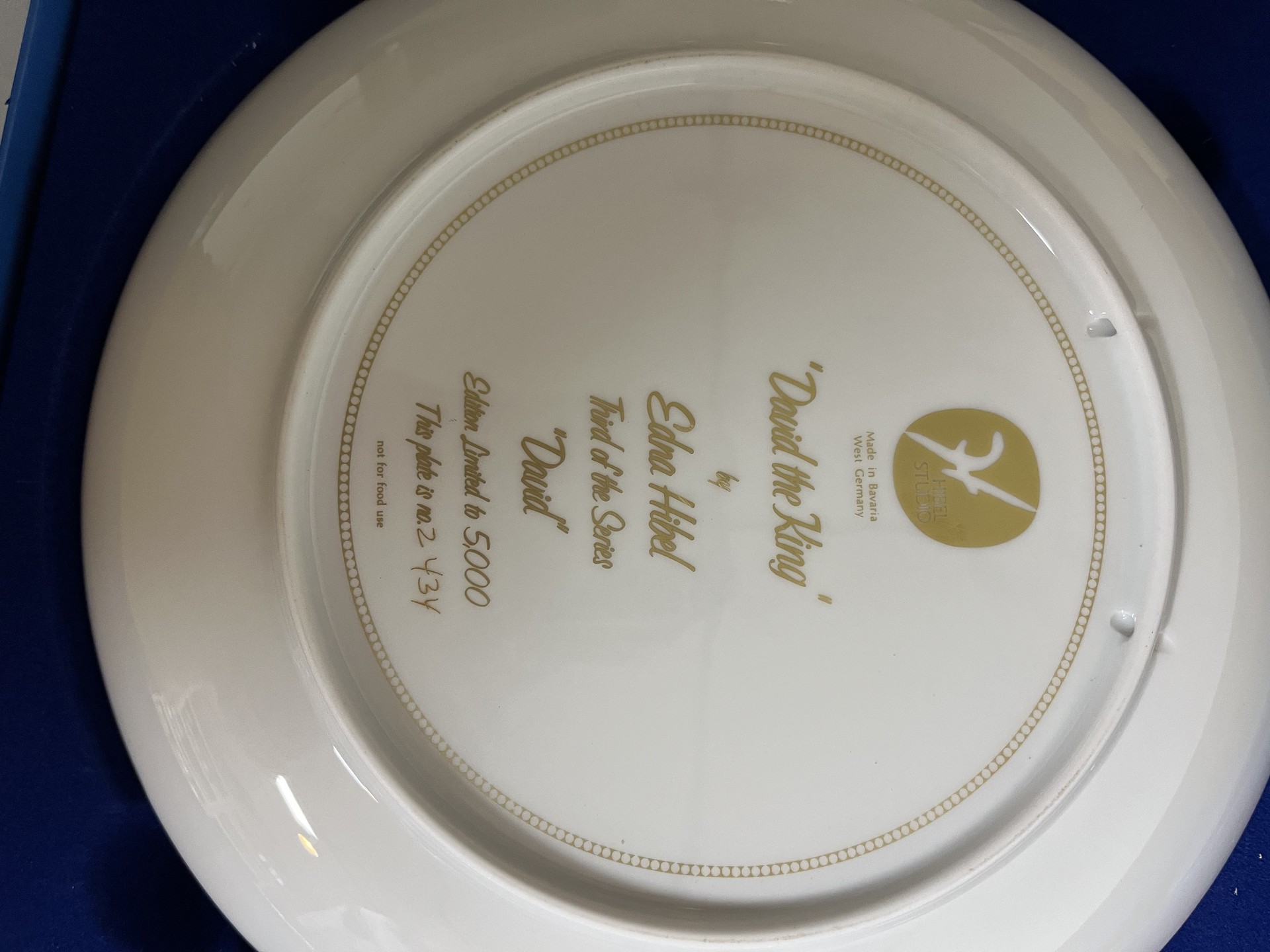David the King decorative plate - image 2 of 3