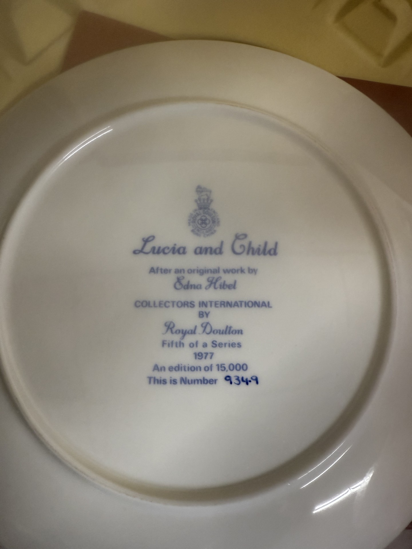 Royal Doulton Collectors International 'X and Child' mother‑and‑child porcelain plates - image 5 of 12
