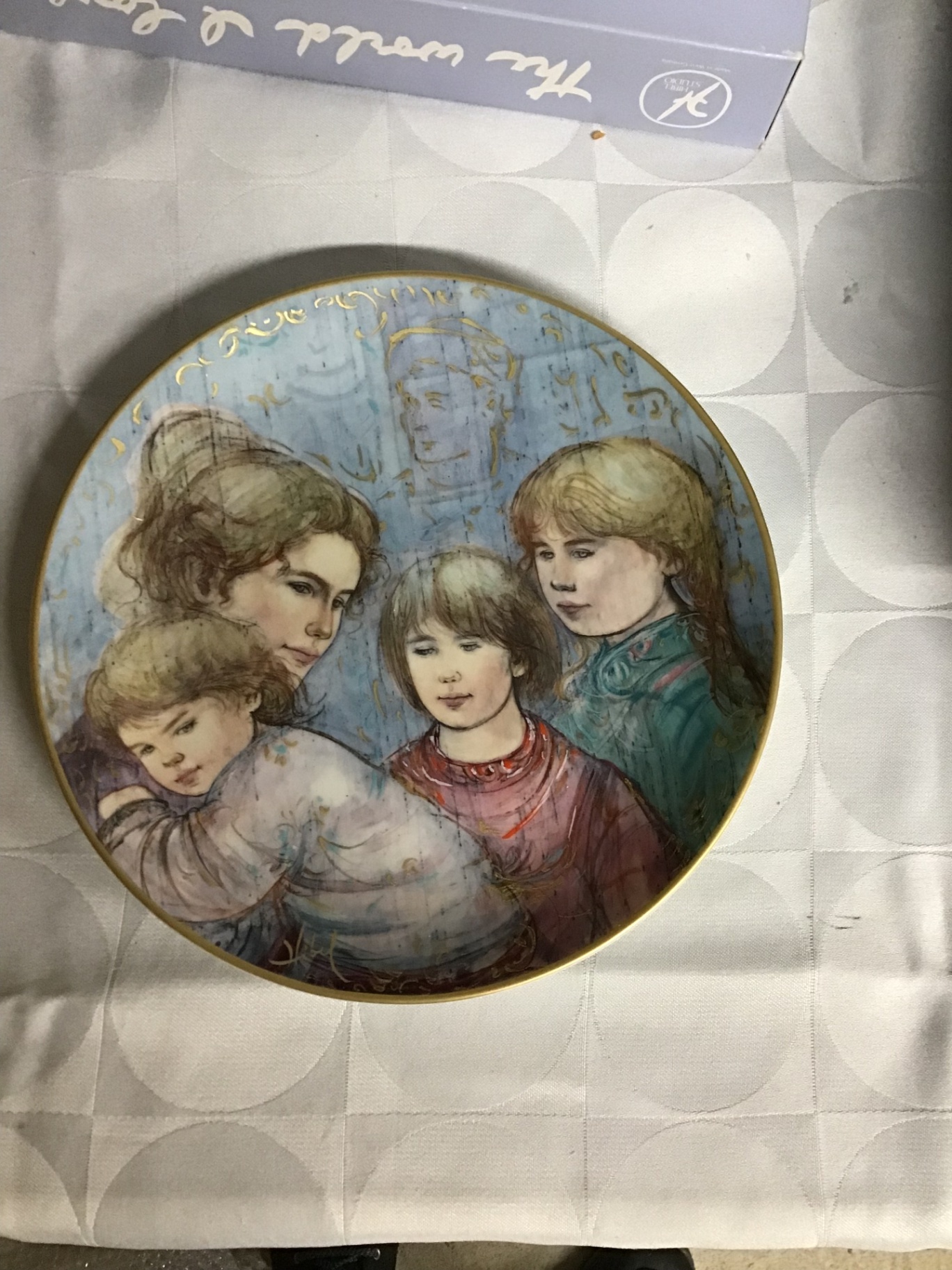 Two decorative porcelain plates with vintage painted scenes - image 1 of 7