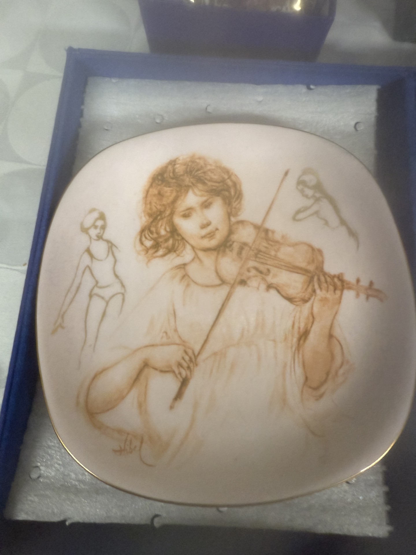 Hibel Porcelain Plate Collection with Diana and Greece tributes - image 2 of 21