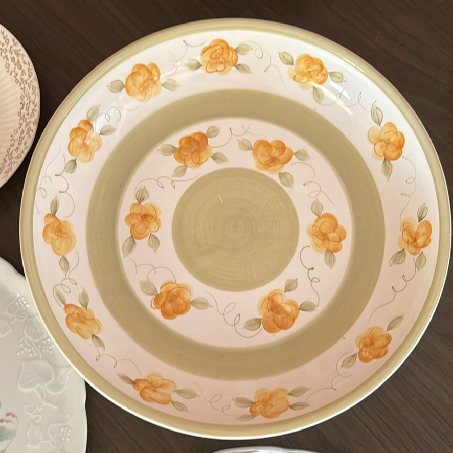 Assorted Decorative Plates and Glass Bowls - image 1 of 5