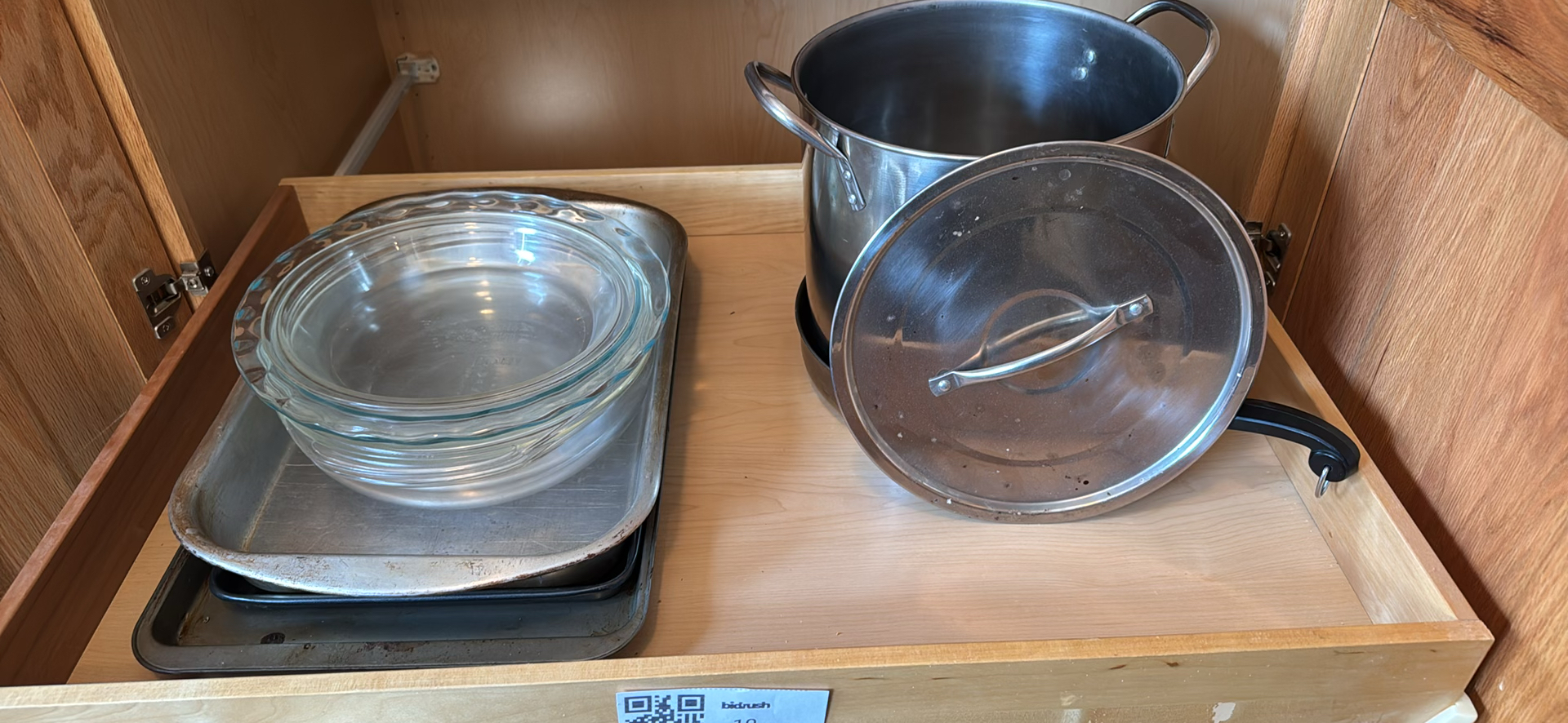 Cookware, Bakeware, and Glass Mixing Bowls - image 1 of 4