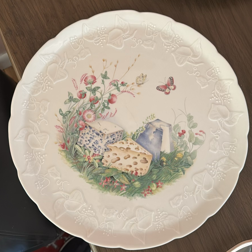 Assorted Decorative Plates and Glass Bowls - image 3 of 5