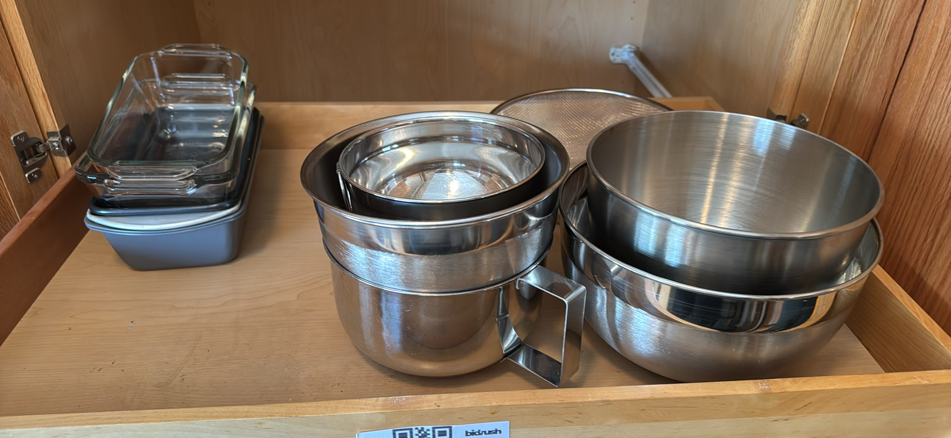 Assorted Mixing Bowls, Baking Dishes, and Kitchen Accessories - image 2 of 7