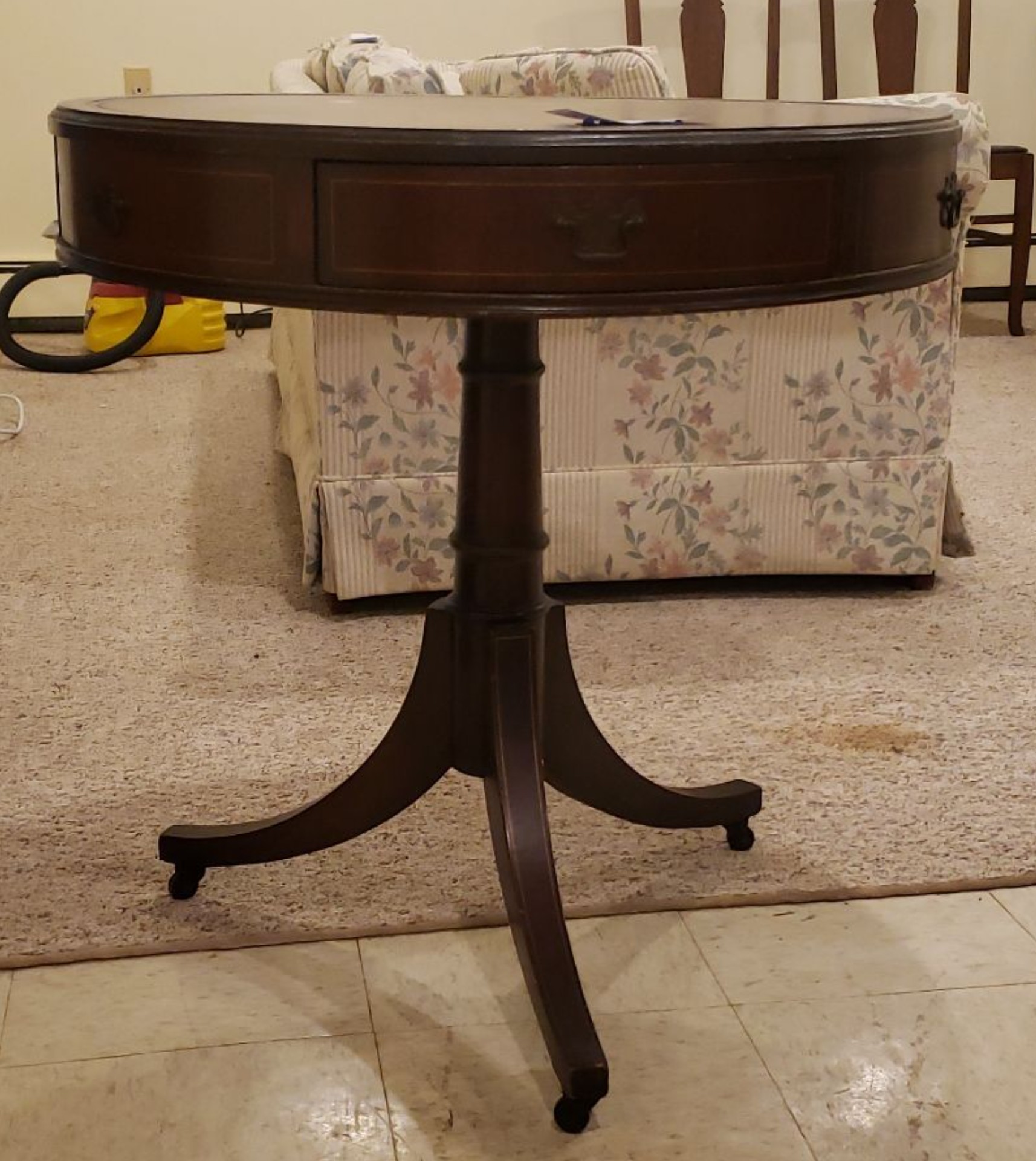Round Pedestal Side Table - image 1 of 6
