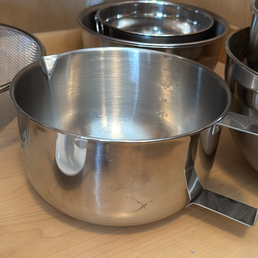Assorted Mixing Bowls, Baking Dishes, and Kitchen Accessories - image 5 of 7
