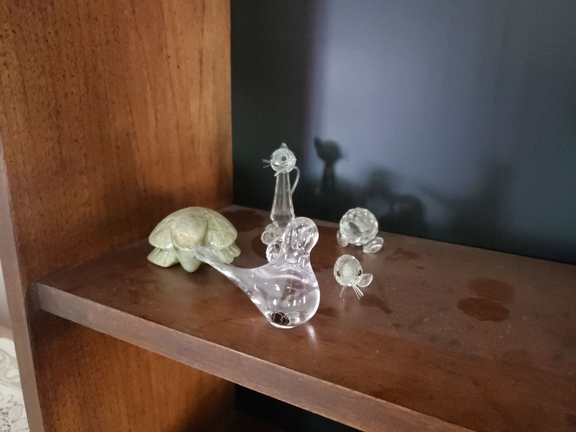 Decorative glass figurines and small keepsakes - image 2 of 3