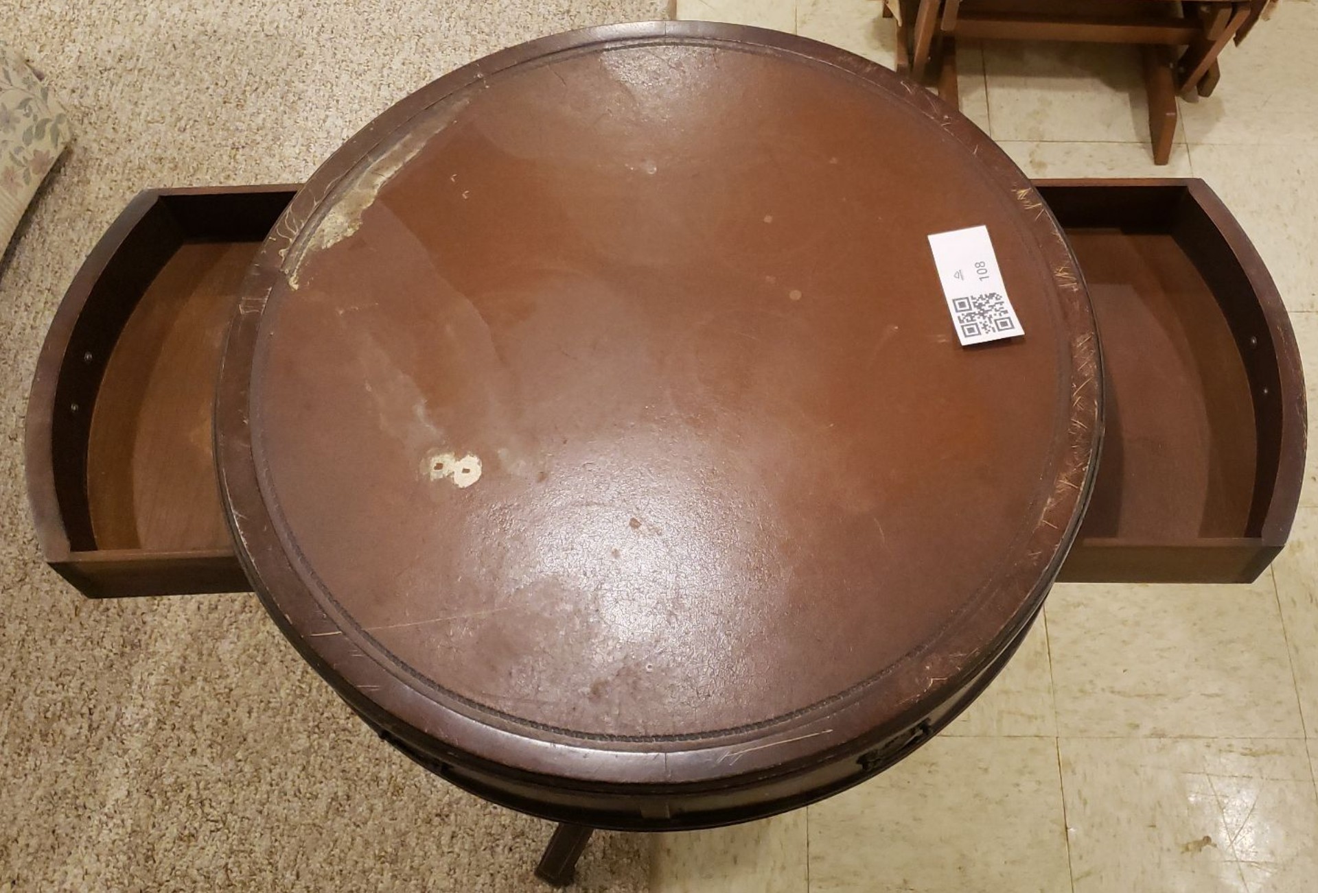 Round Pedestal Side Table - image 6 of 6