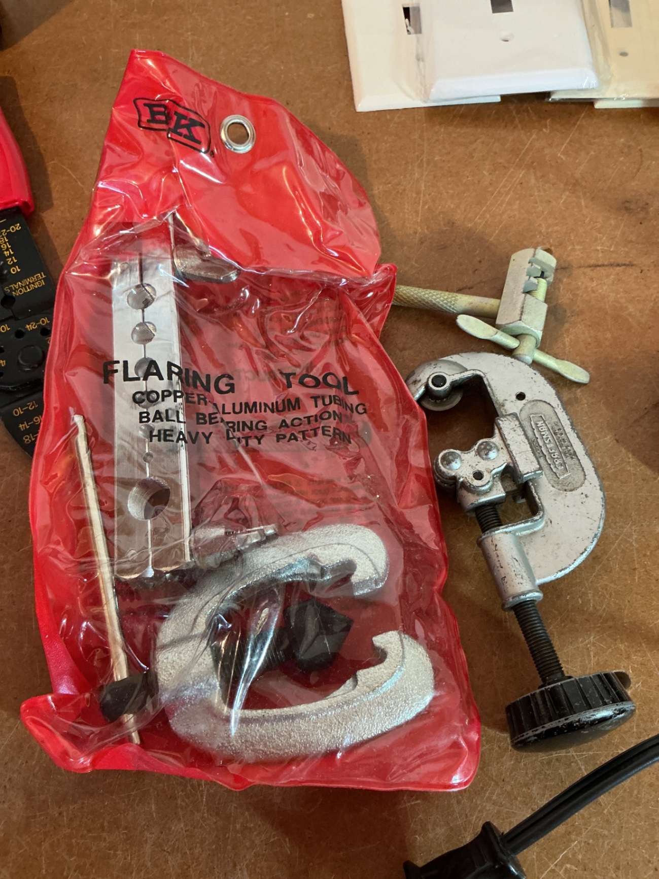 Electrical tools and components kit - image 2 of 6