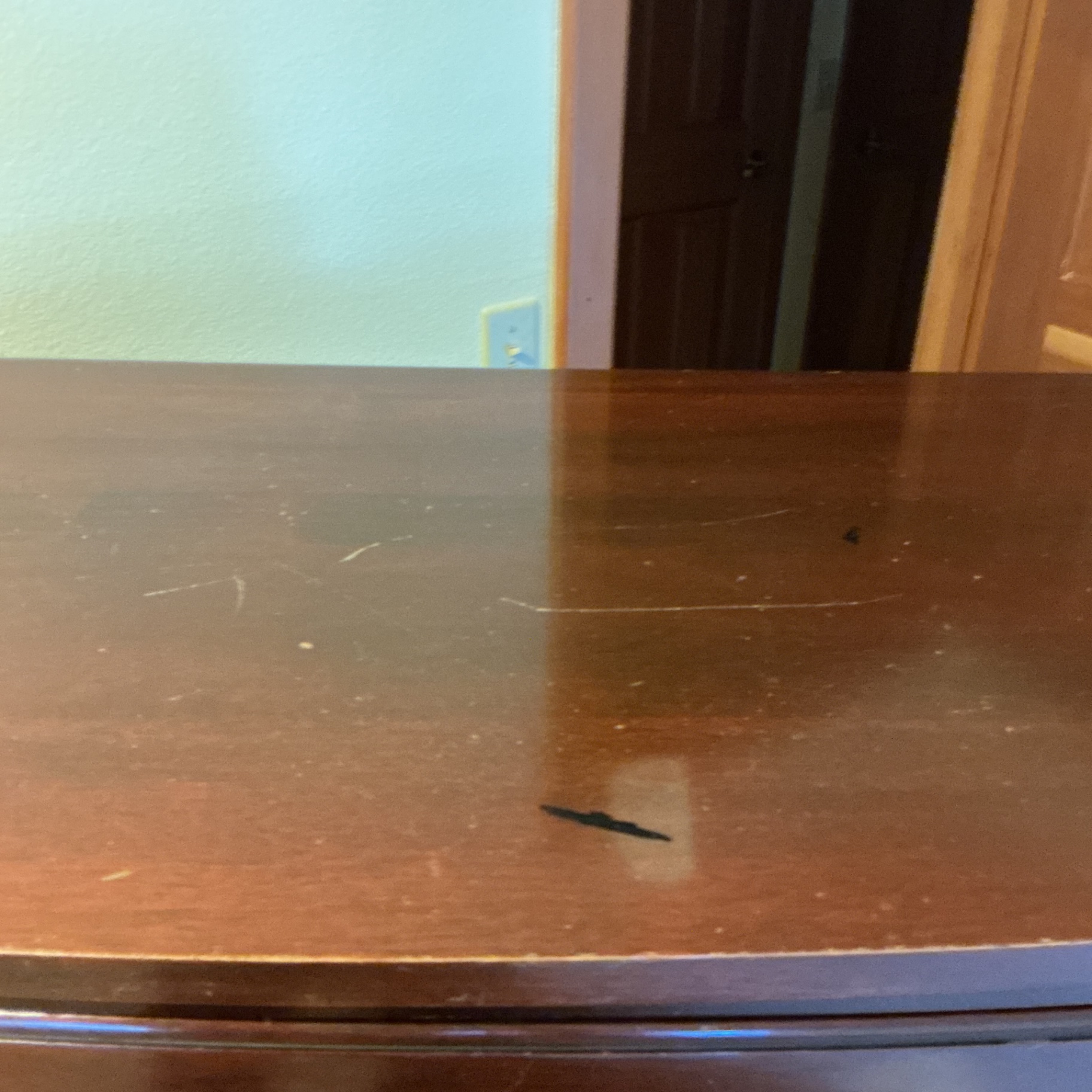 Vintage mahogany six-drawer dresser - image 5 of 7