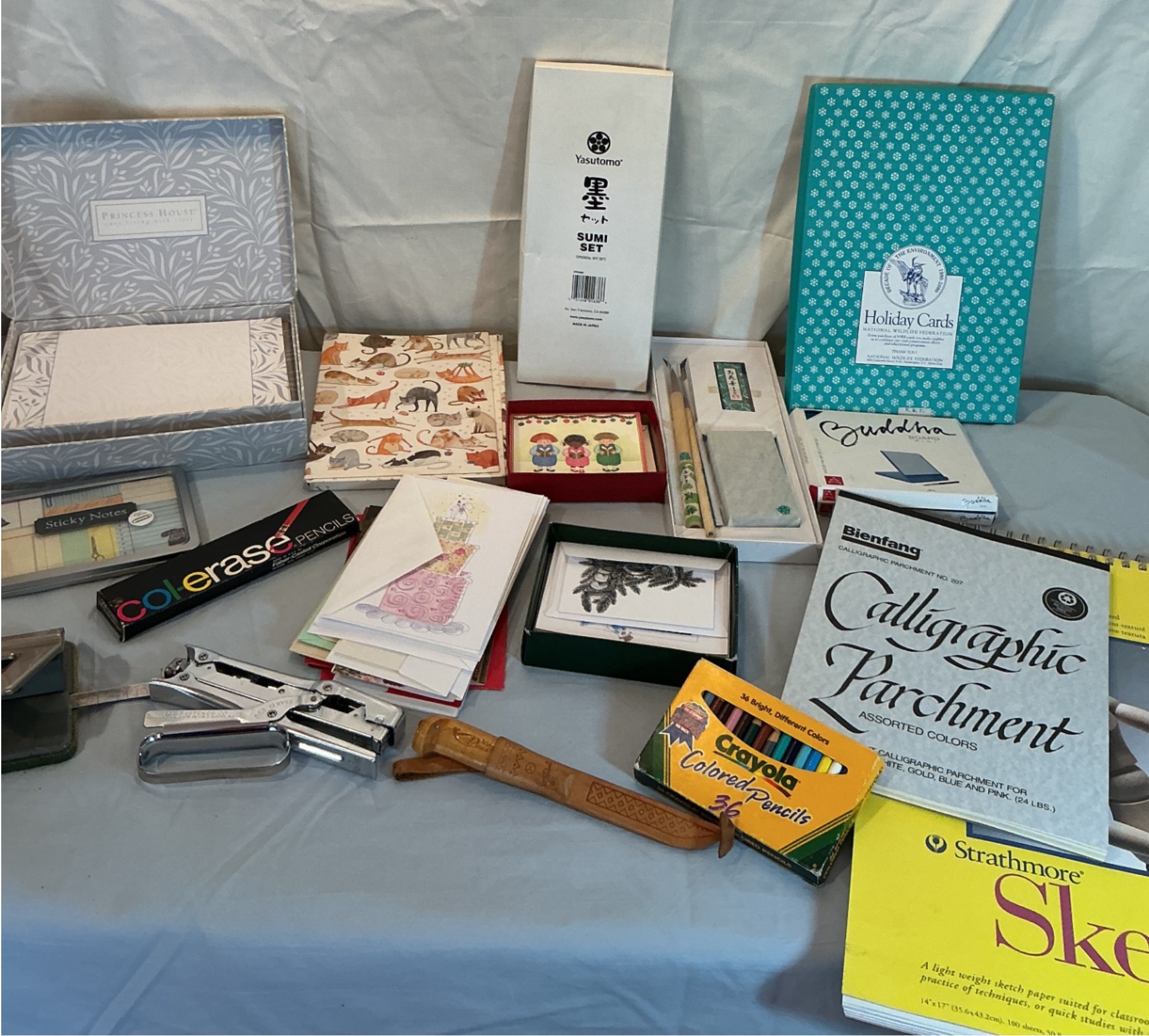  Art and Stationery Supplies - image 1 of 3