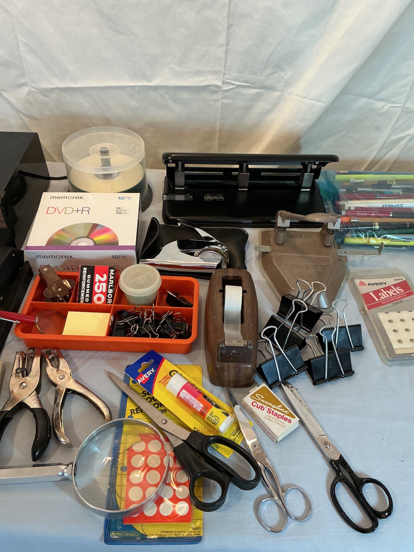 Office supplies and paper shredder - image 3 of 5