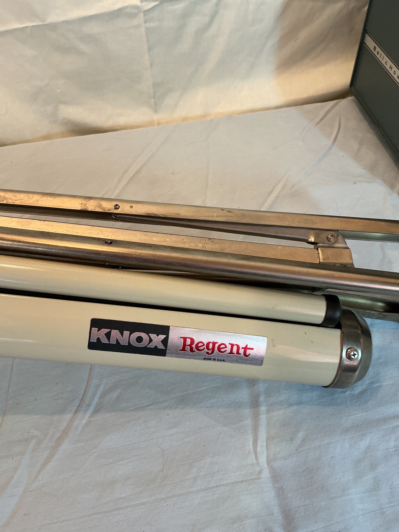 Bell & Howell Autoload projector with Knox Regent projection screen - image 3 of 7
