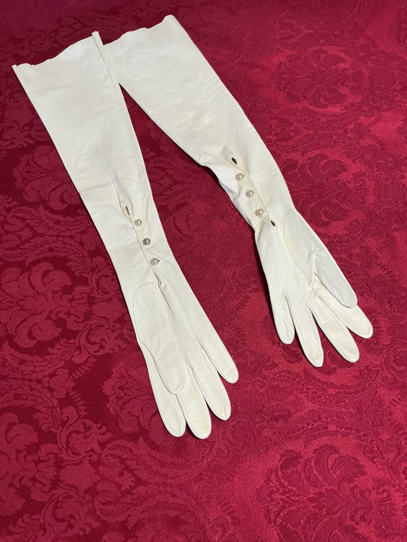 Vintage gloves and handkerchief. - image 7 of 8