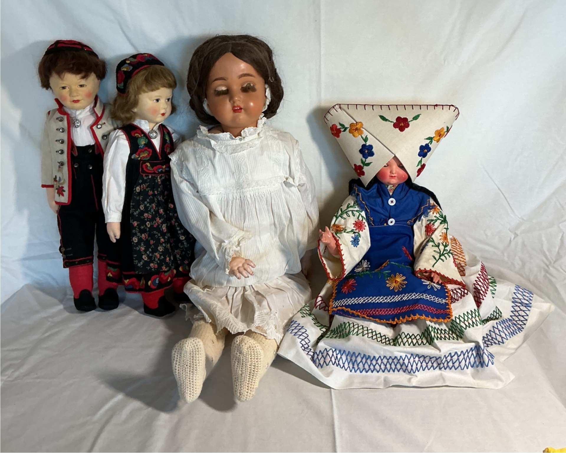 Vintage Dolls in Traditional Folk Costumes - image 1 of 12