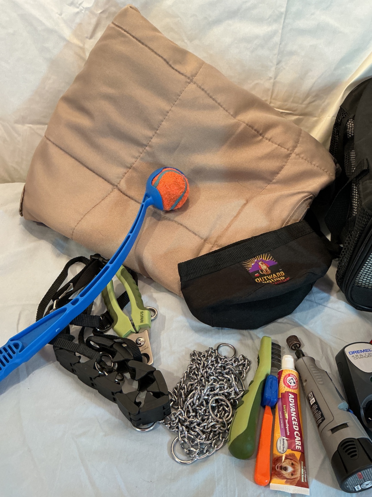 Dog supplies and grooming tools - image 3 of 5