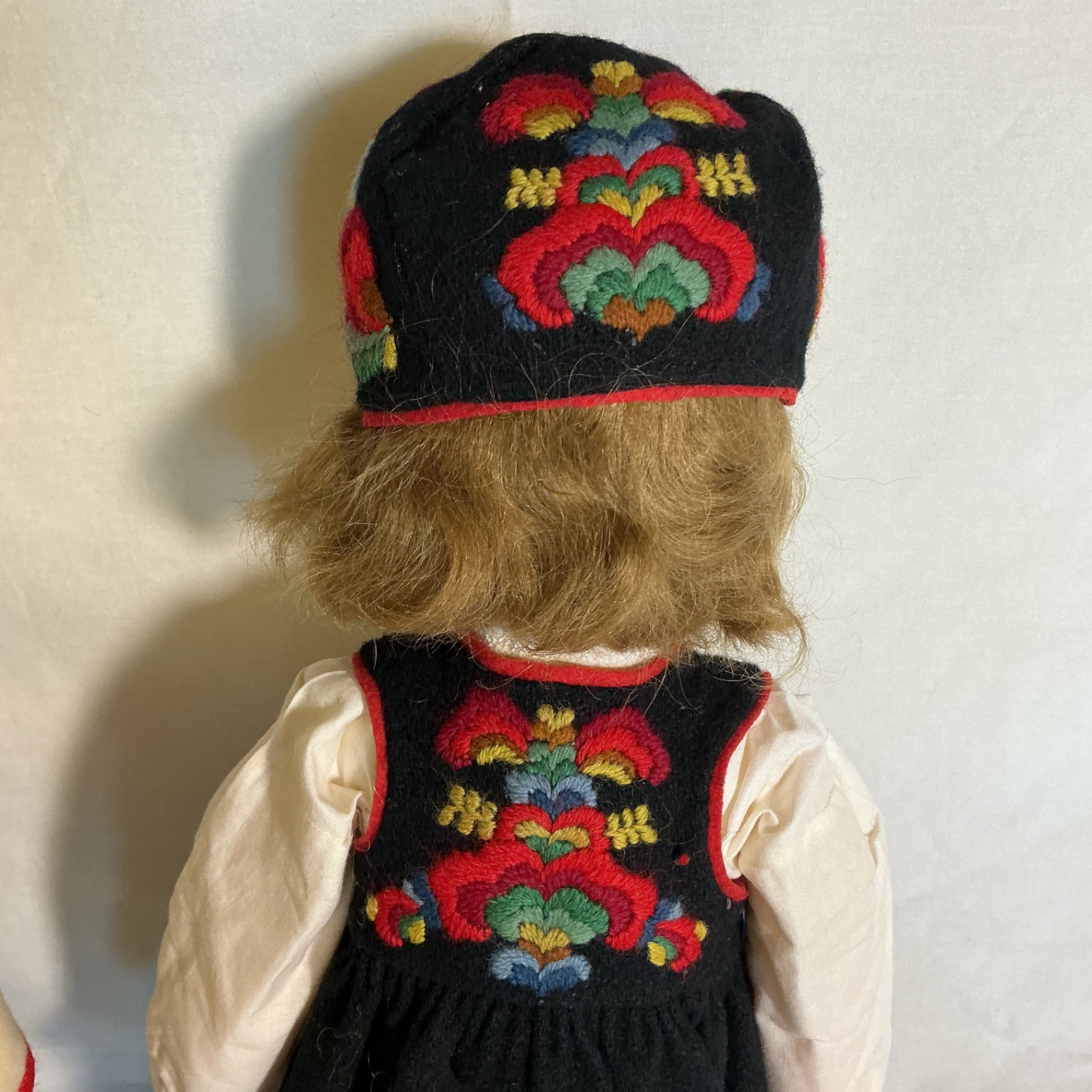 Vintage Dolls in Traditional Folk Costumes - image 6 of 12