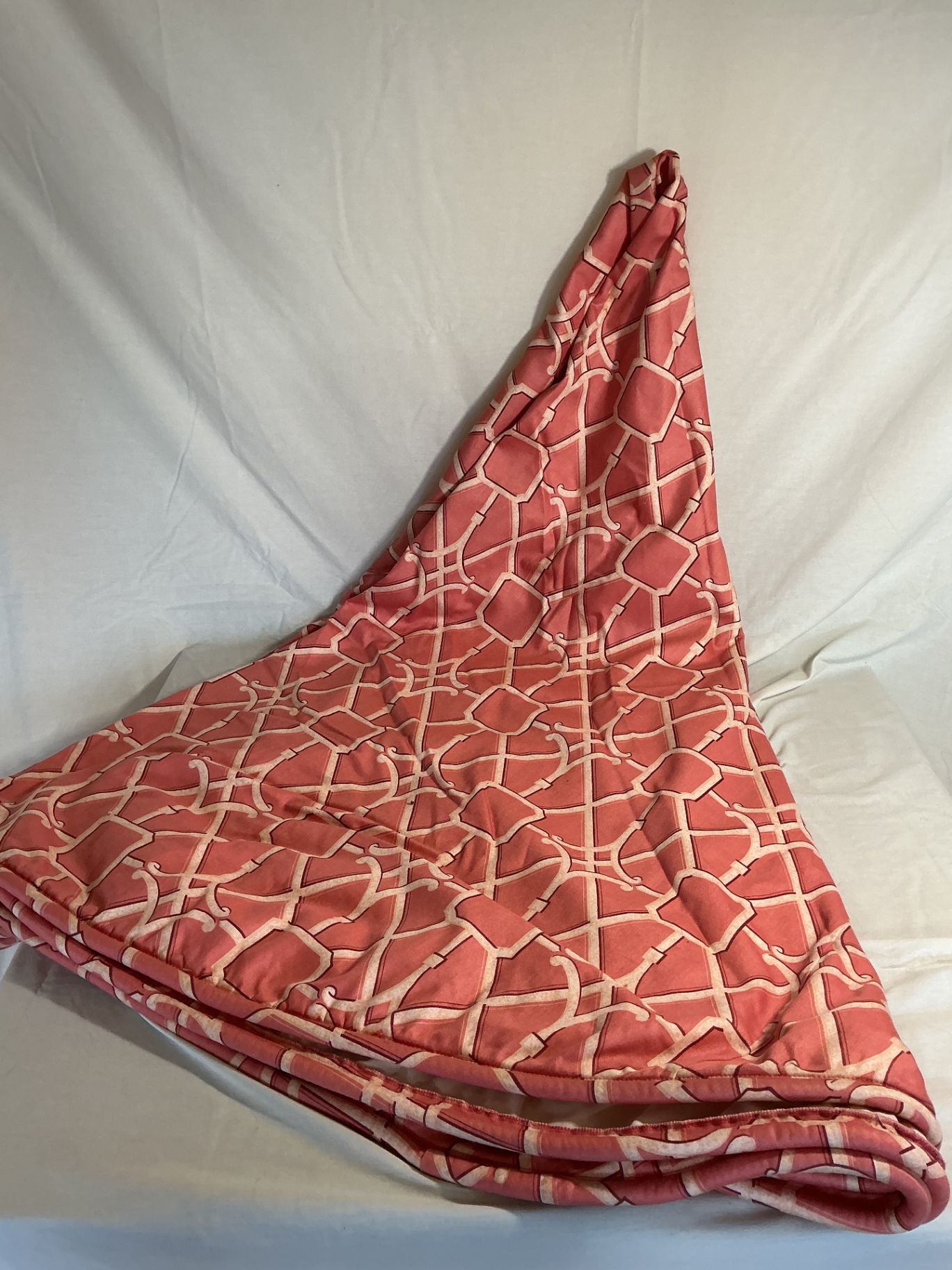 Assorted decorative round tablecloth’s. - image 5 of 6