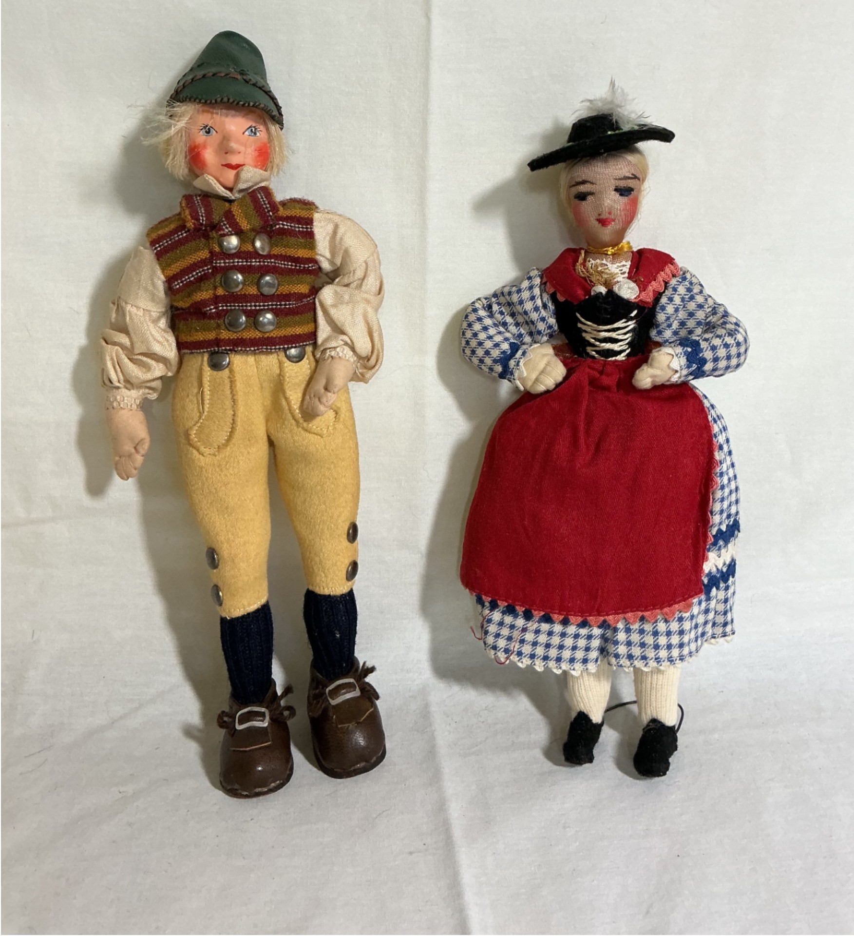 Group of six fabric dolls in traditional folk costumes - image 10 of 13